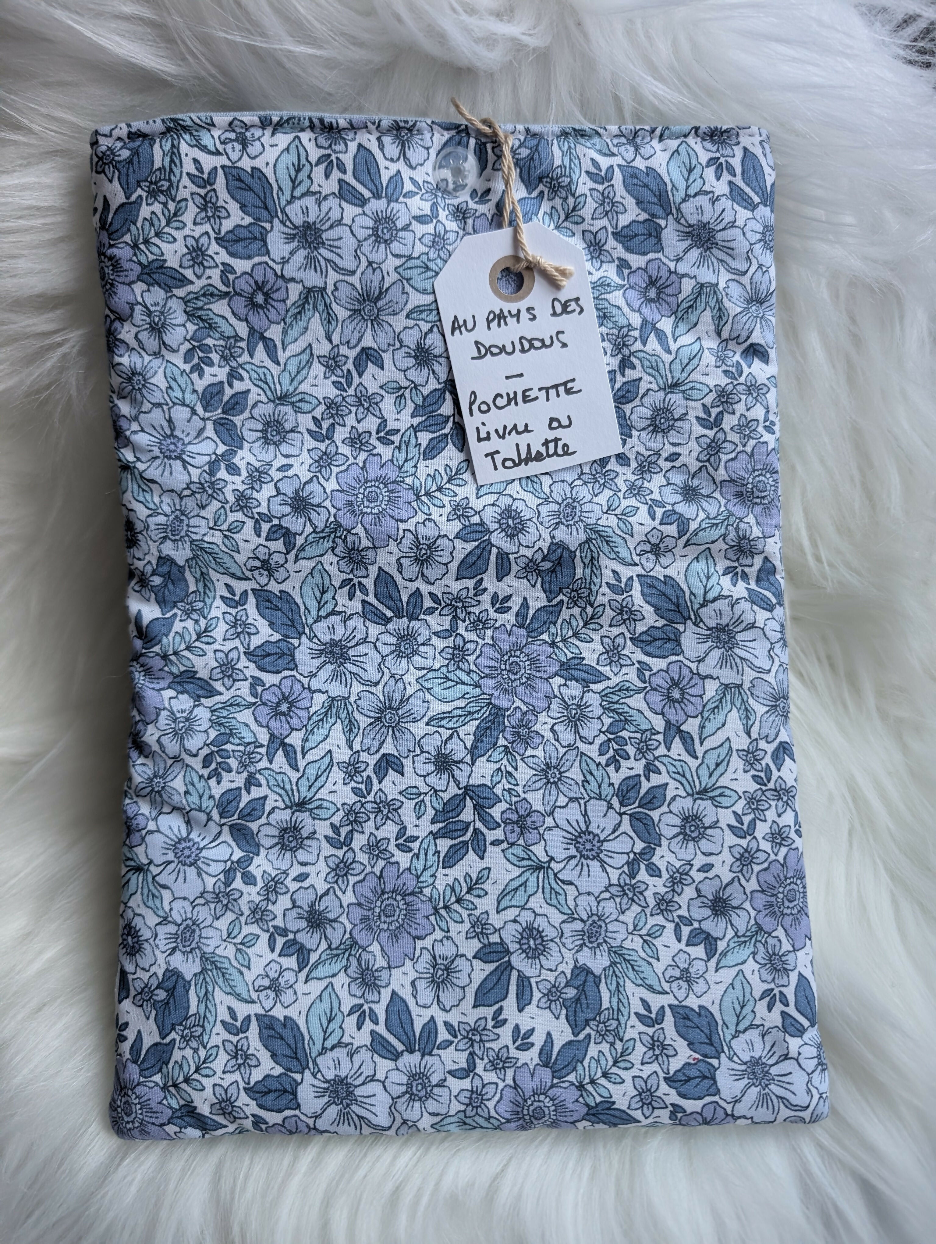 BOOK OR TABLET POUCH