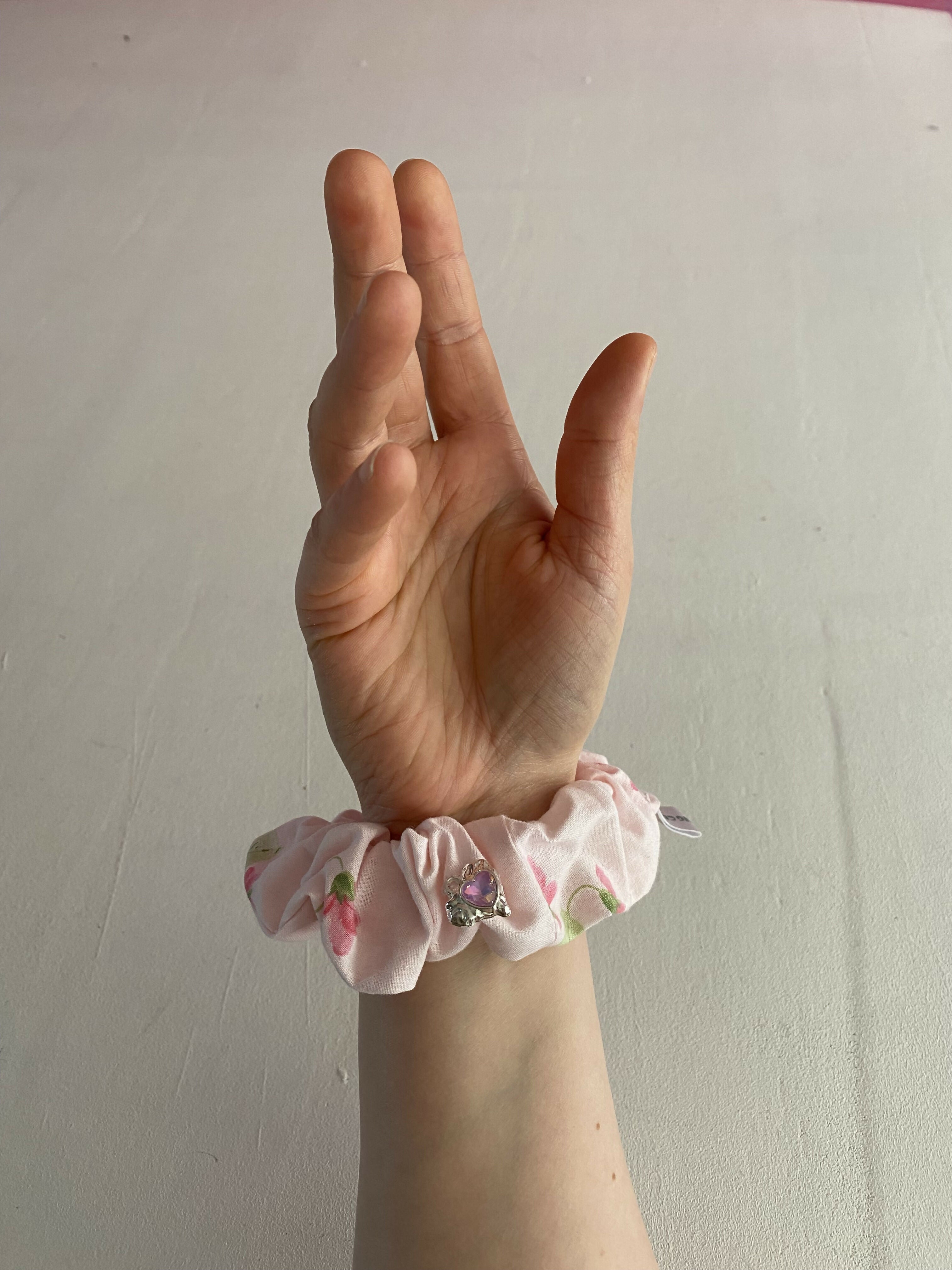 Upcycled scrunchie + 1 charm