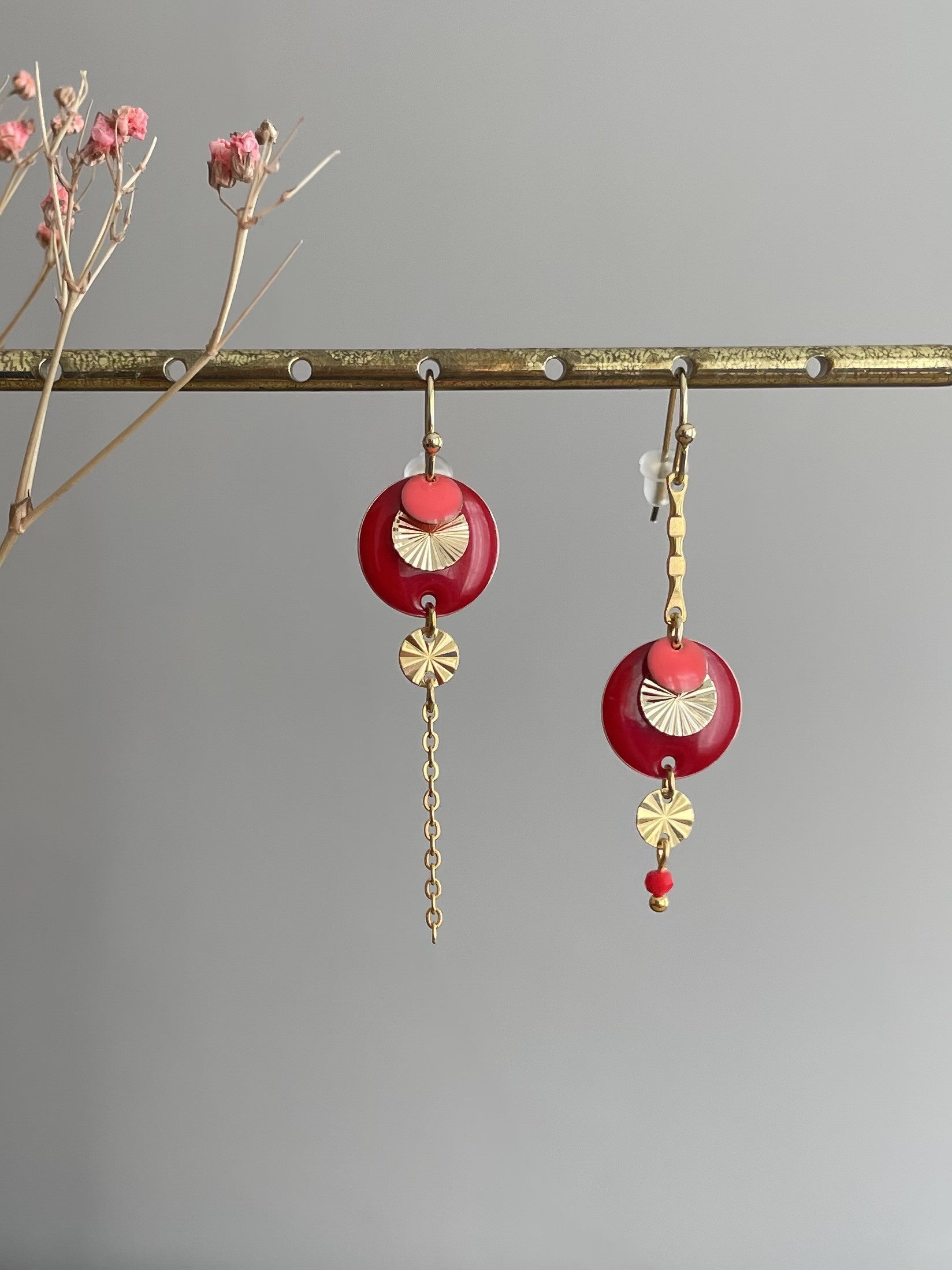 Crochets "Confettis" asymétriques rouge et corail