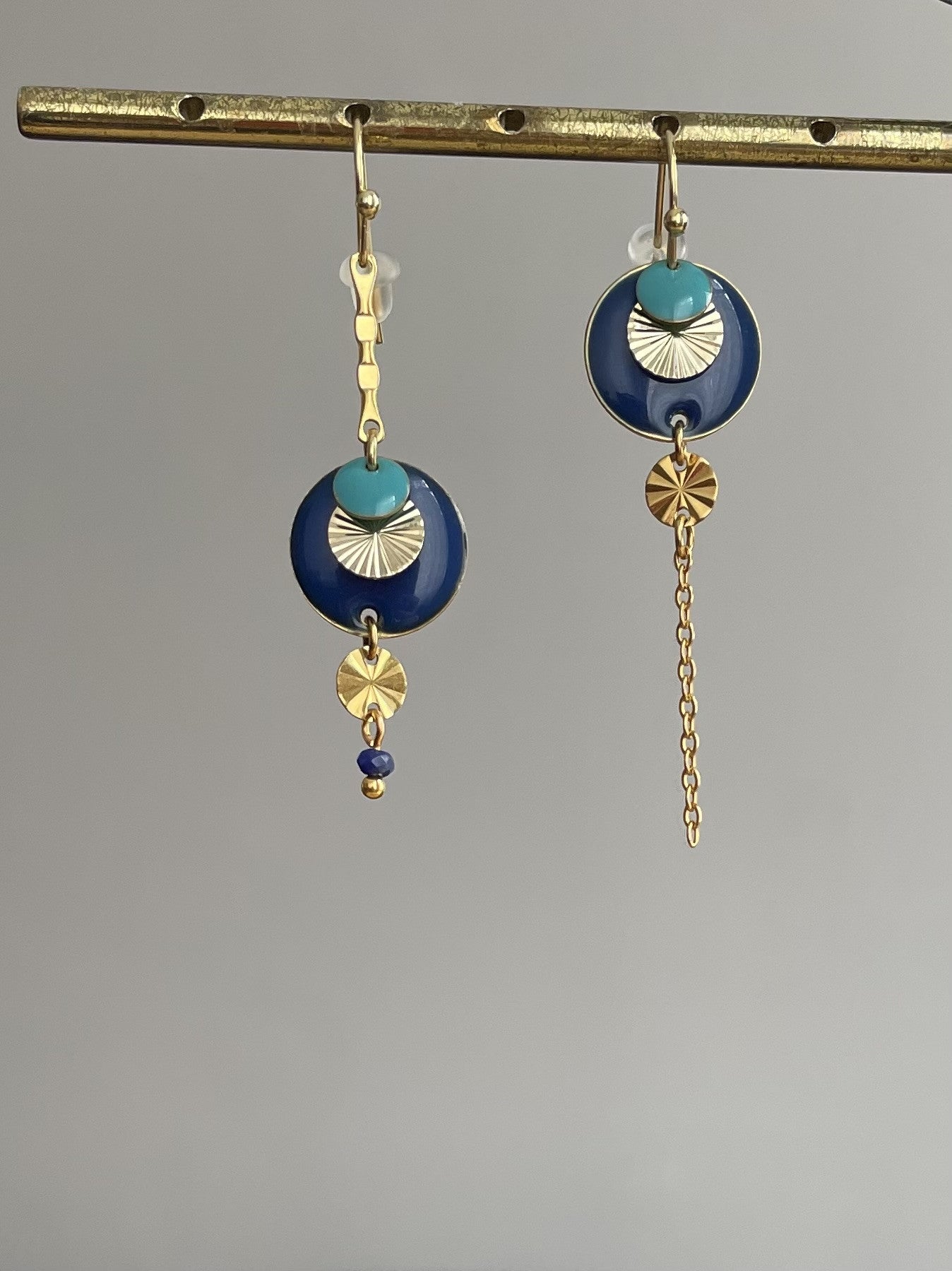 "Confetti" asymmetric hooks in navy blue and cerulean blue