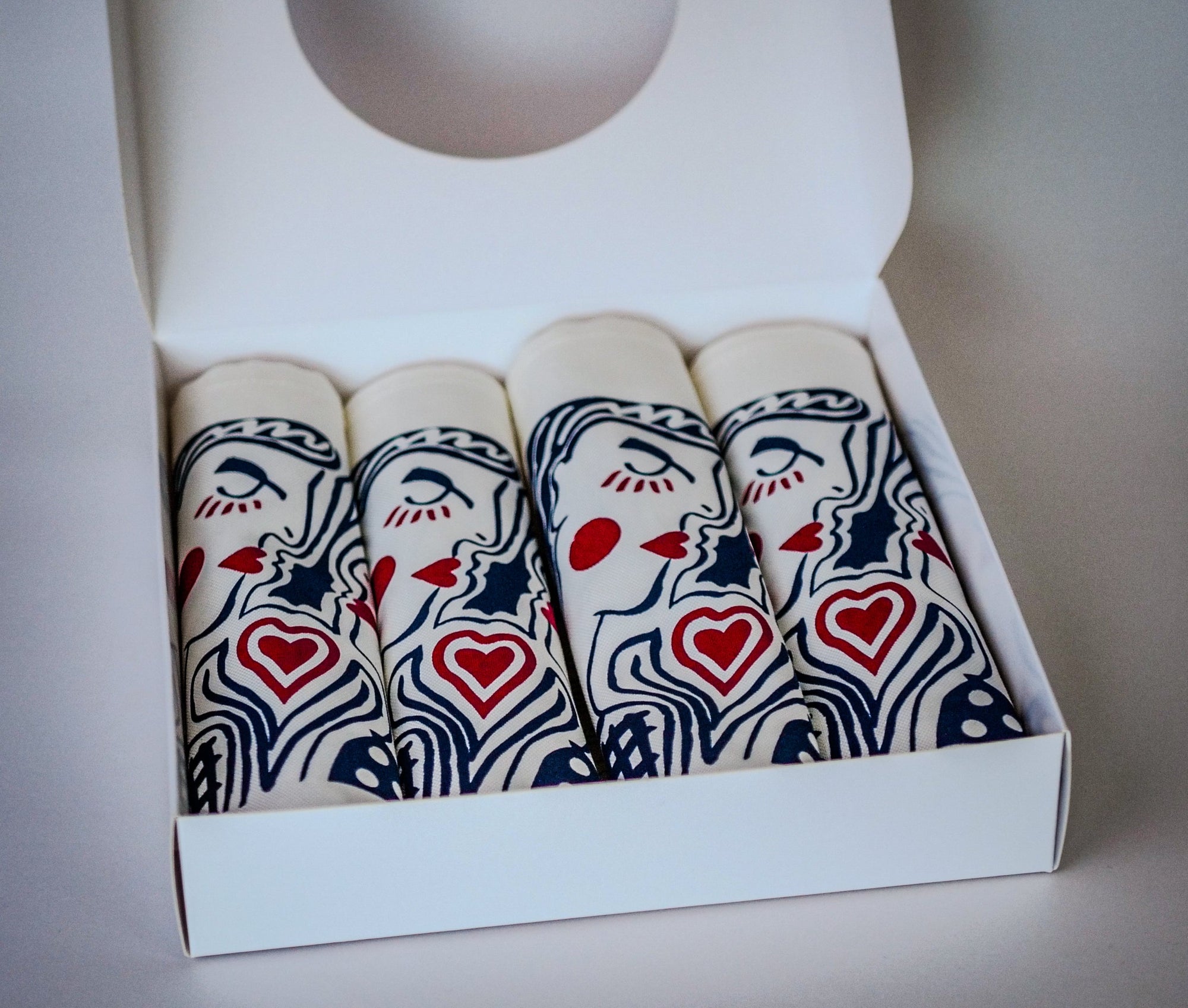 Coffret de 4 serviettes de table  - La Serviette de Table - Linge de table - "Les éternels amoureux"