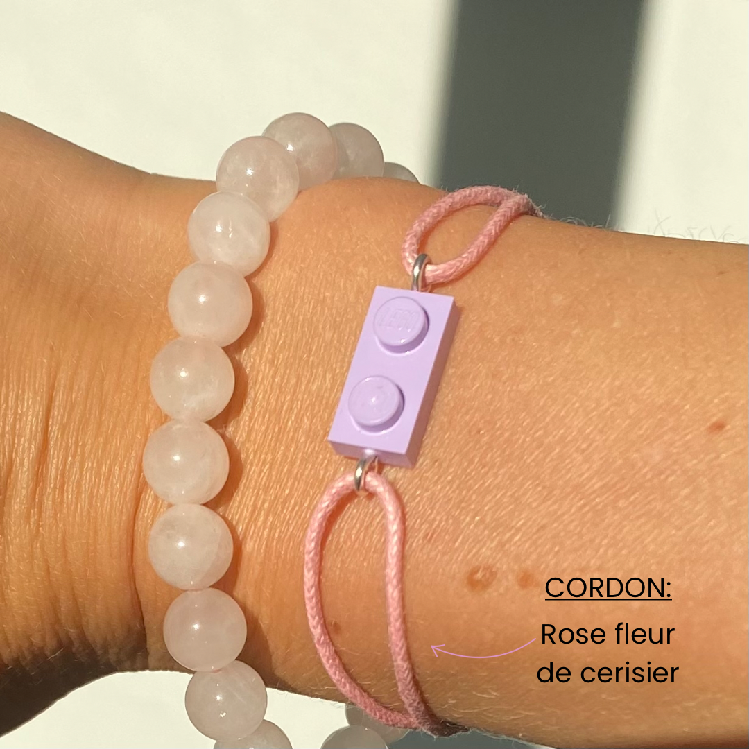 Bracelet d'amitié avec une brique Lego et cordon coton ajustable