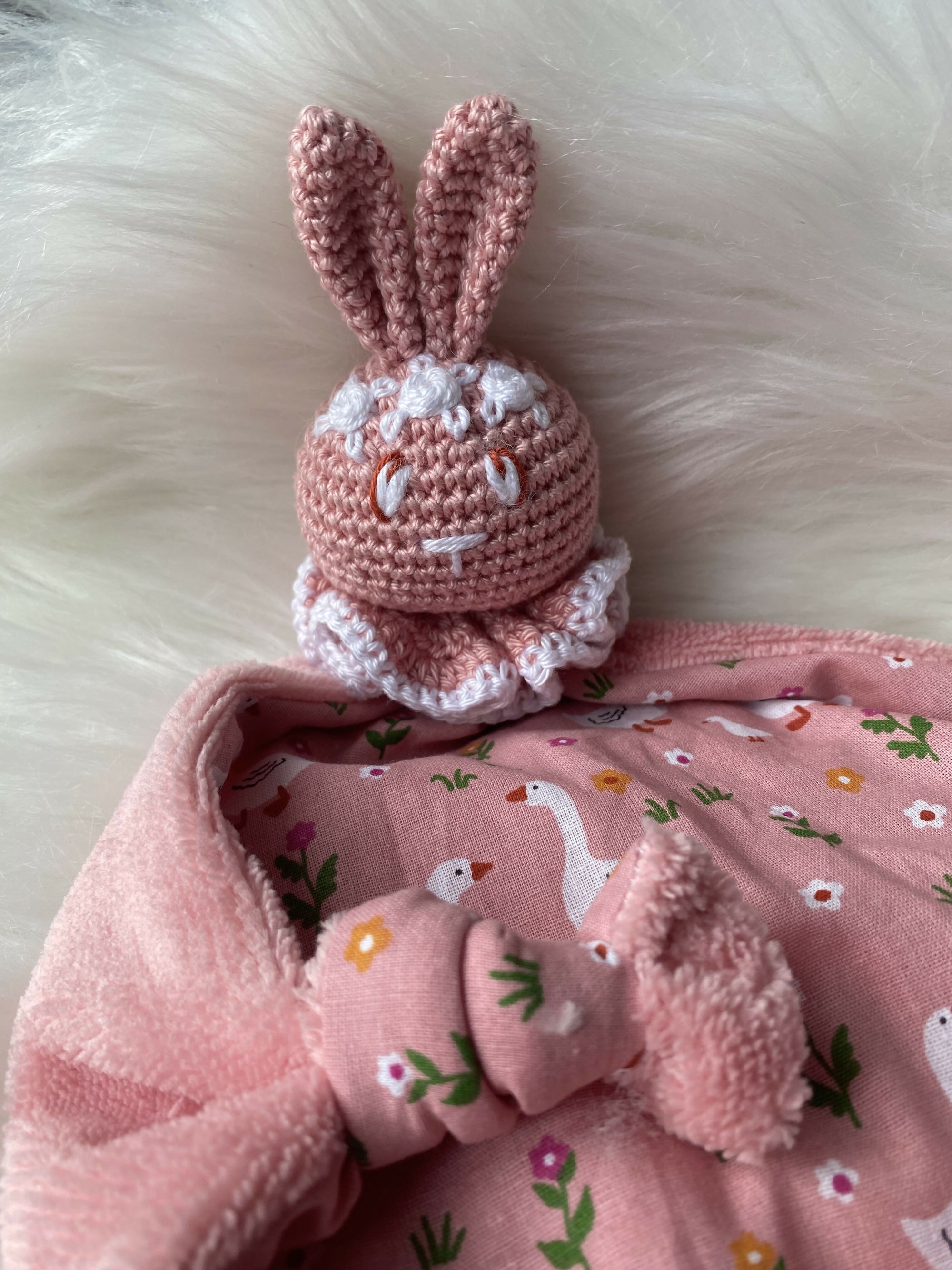 DOUDOU LAPIN OIES ROSES2
