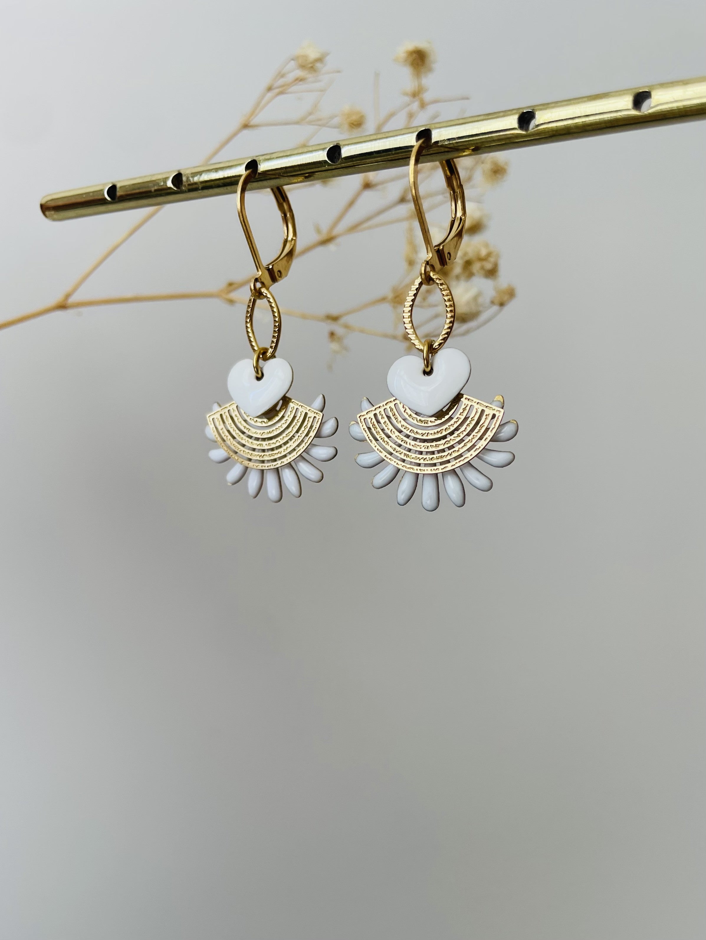 Dormeuses "Coeur en eventail" blanc