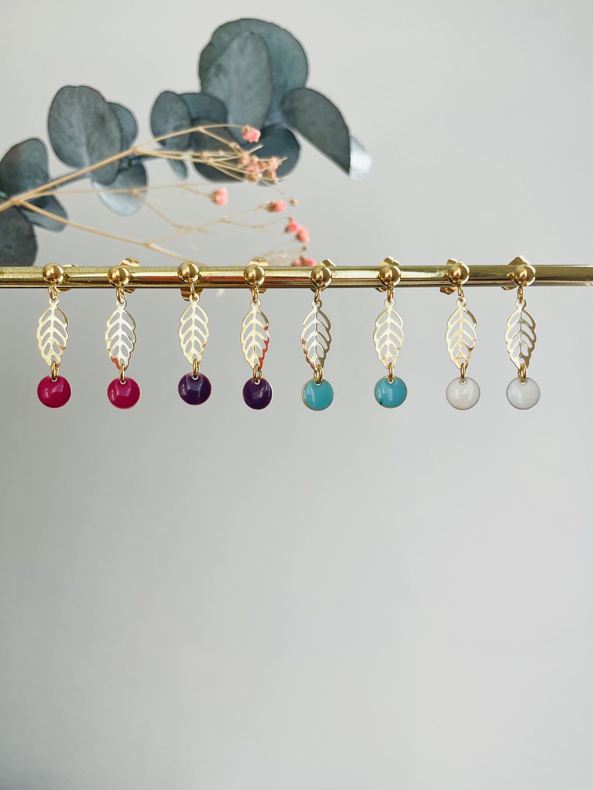 Clous "mini feuille" turquoises