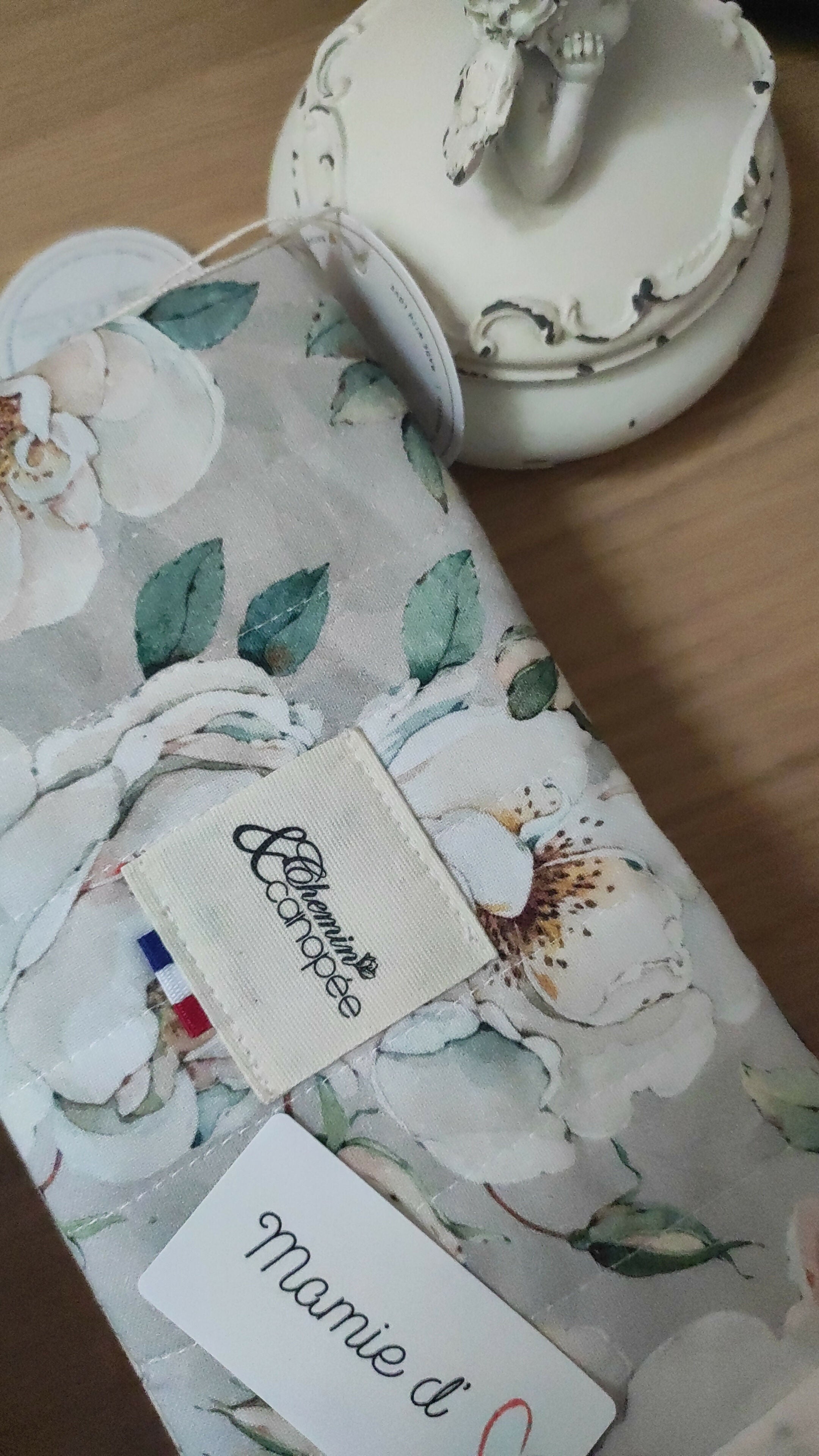 Checkbook holder