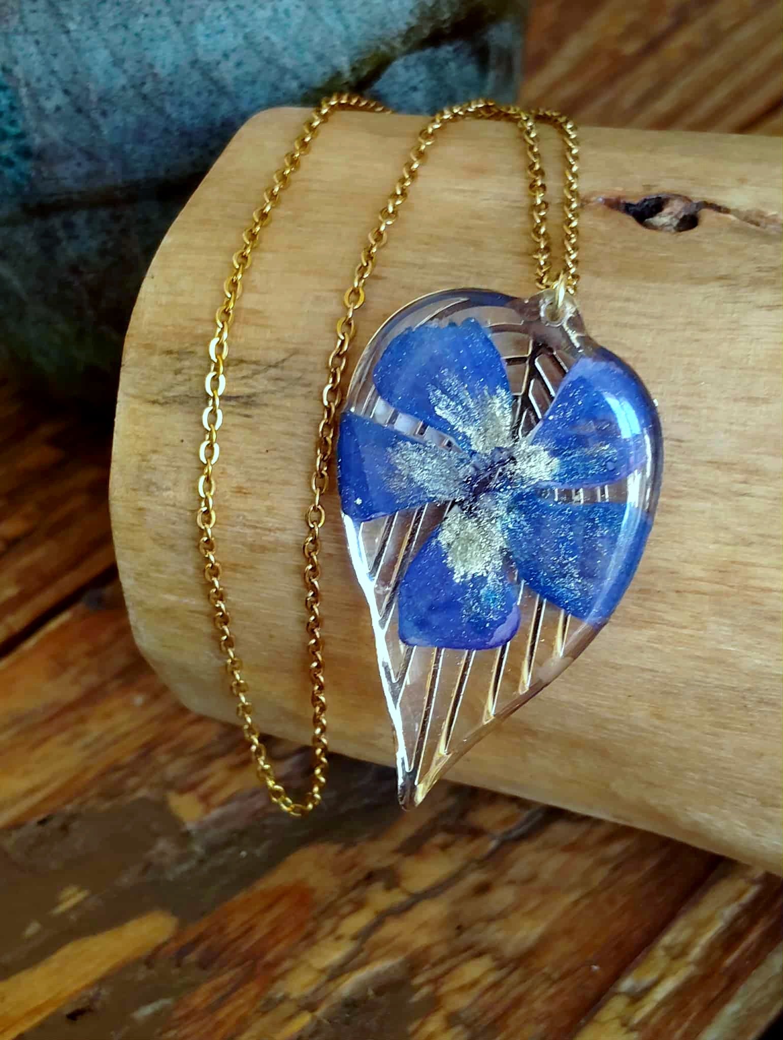 Collier, Pervenche