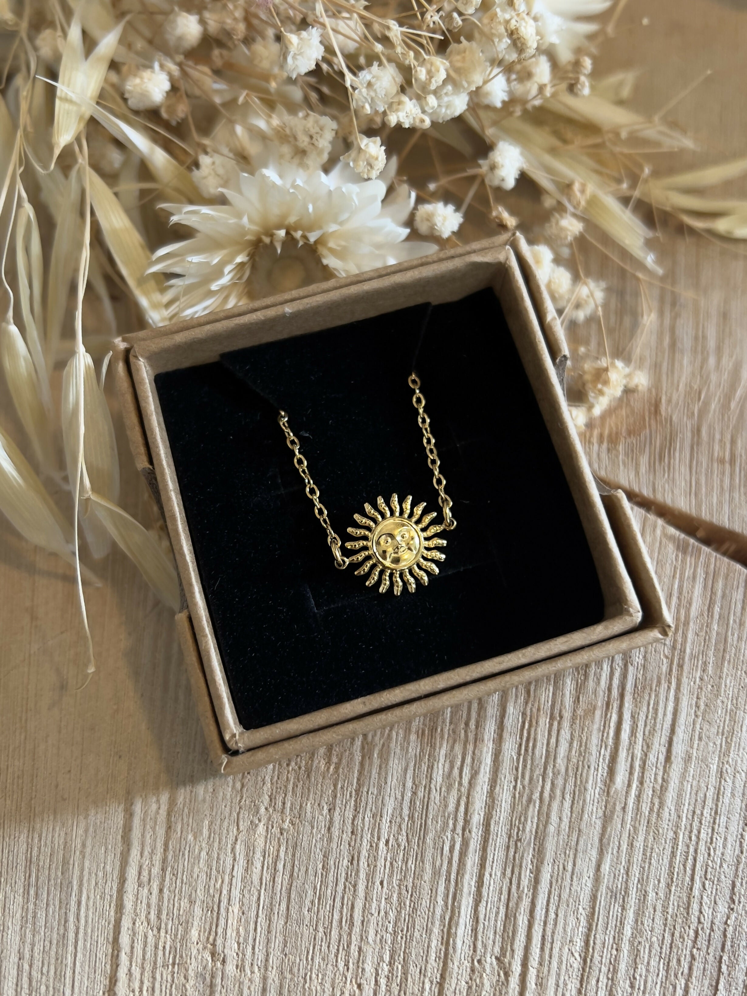Collier ras de cou petit soleil