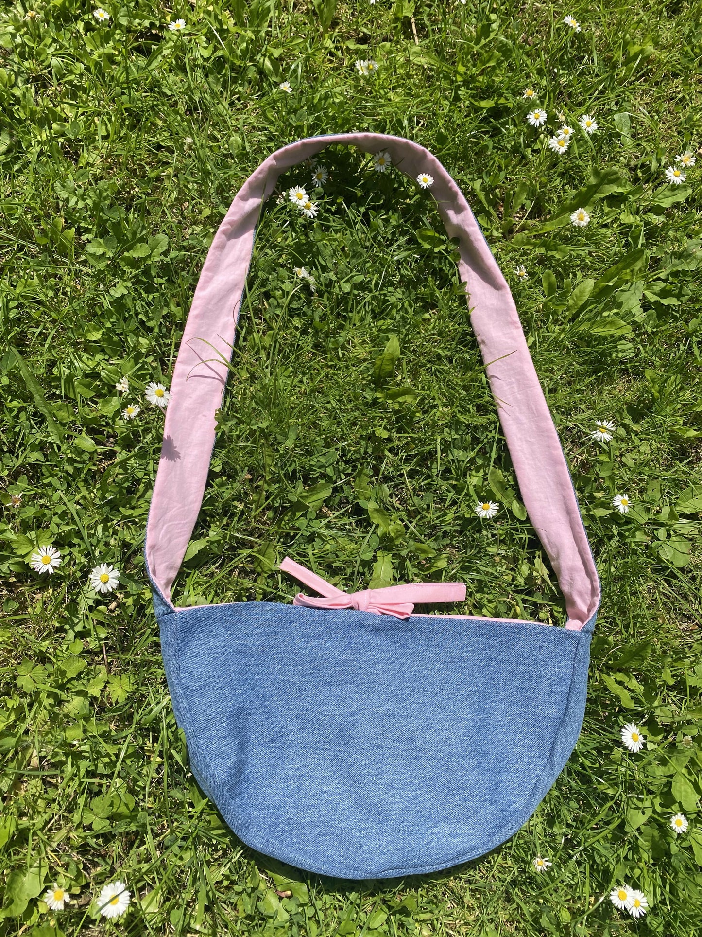 Sac Demi-lune - Denim et rose Upcyclé