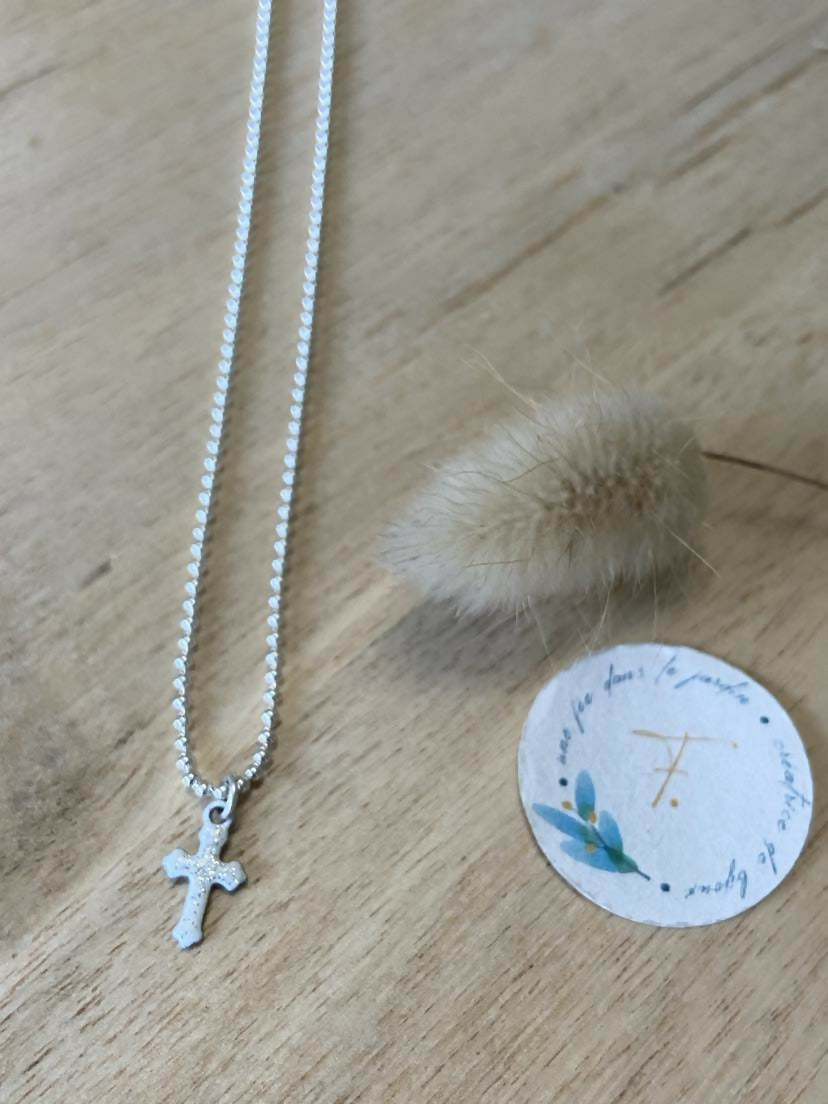 collier Cosmos croix argent et blanc