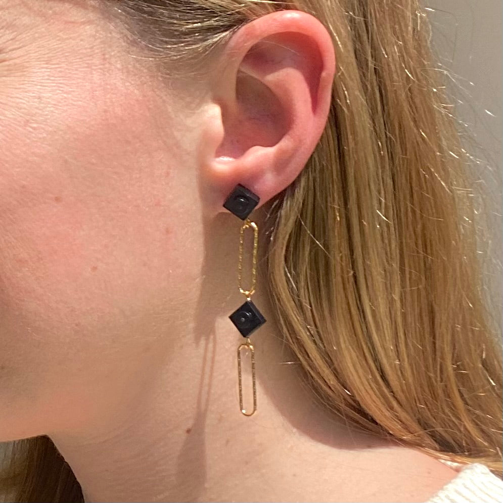 Long earrings with a Lego brick - Les Voltigeuses