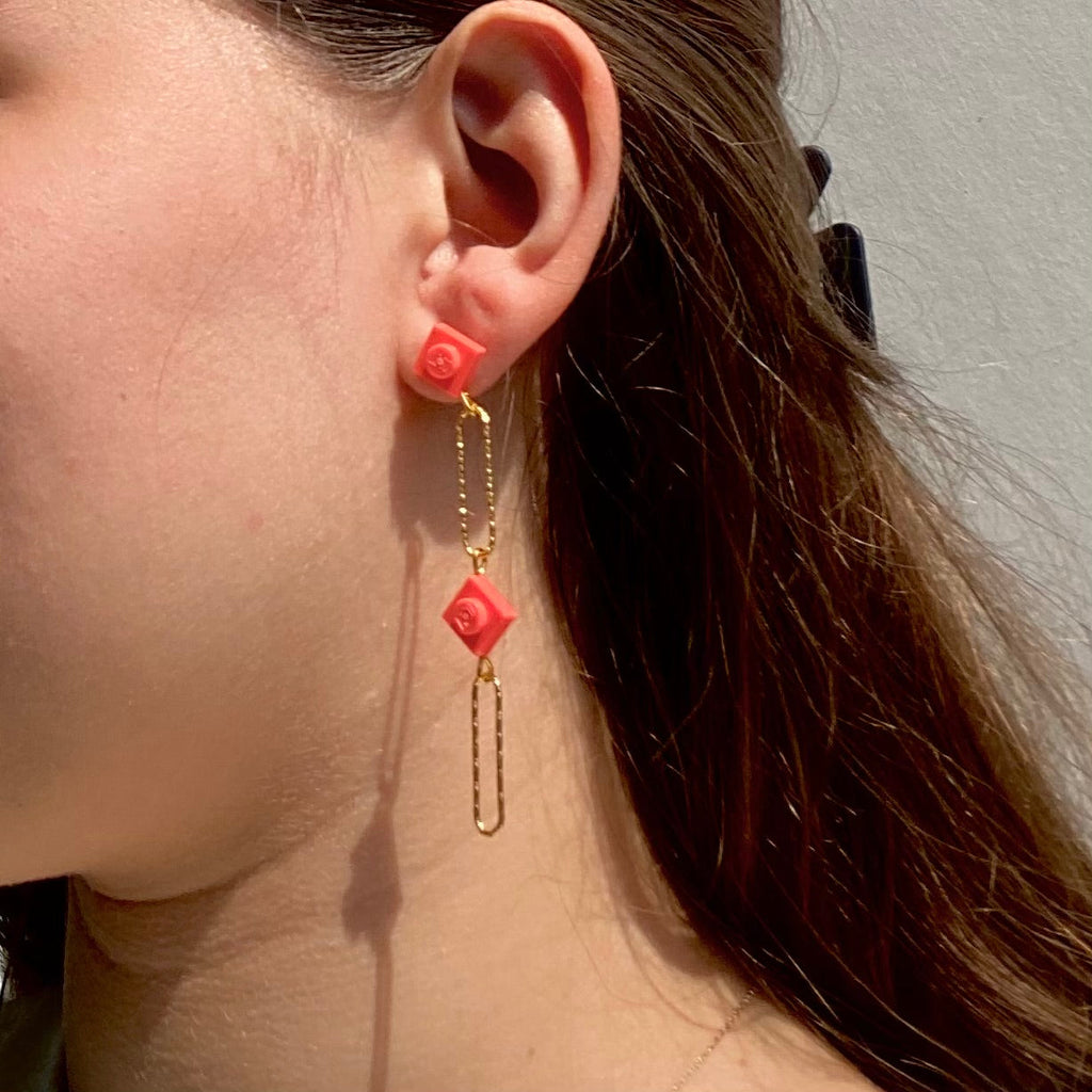 Long earrings with a Lego brick - Les Voltigeuses