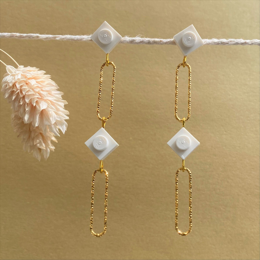 Long earrings with a Lego brick - Les Voltigeuses