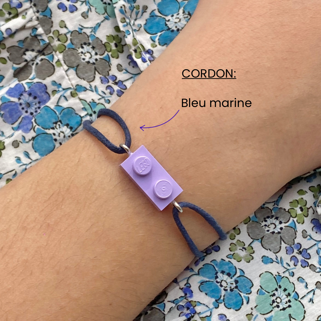 Bracelet d'amitié avec une brique Lego et cordon coton ajustable