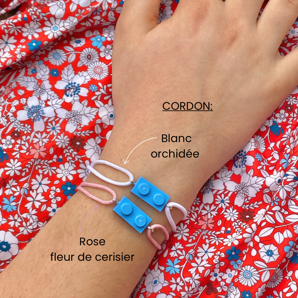 Bracelet d'amitié avec une brique Lego et cordon coton ajustable