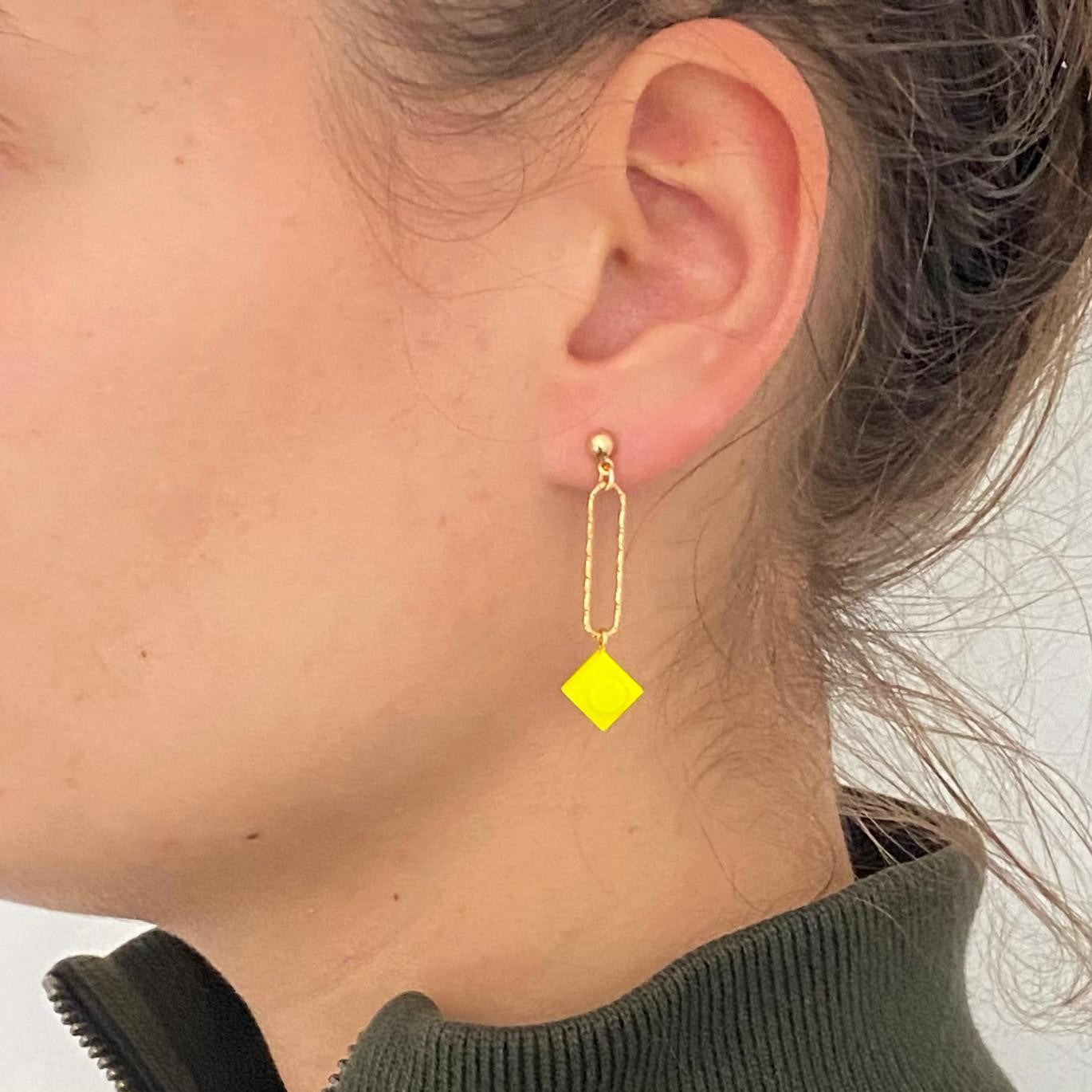 Boucles d'oreilles or effet martelé - Les Danseuses