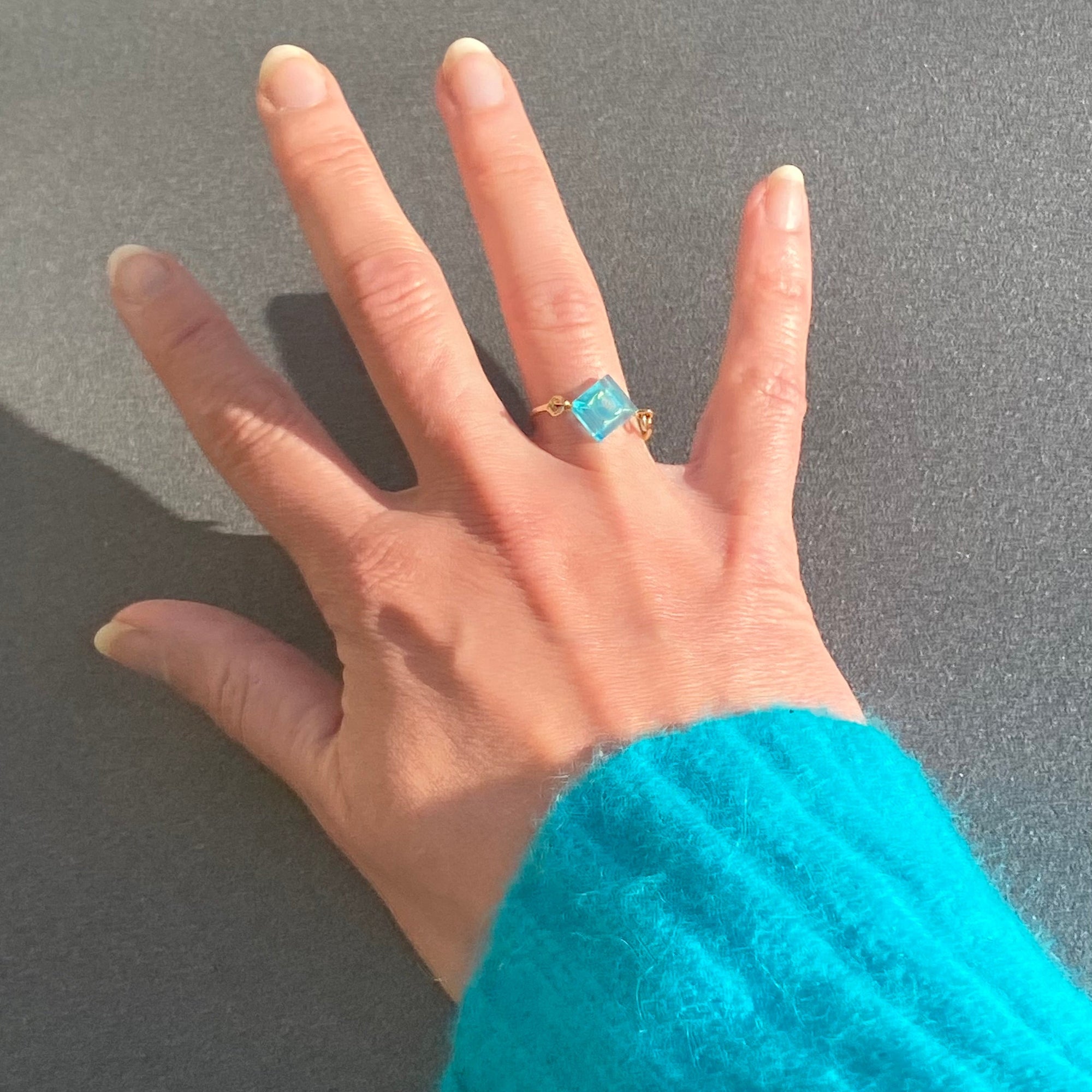 Bague dorée fine - Les Joueuses