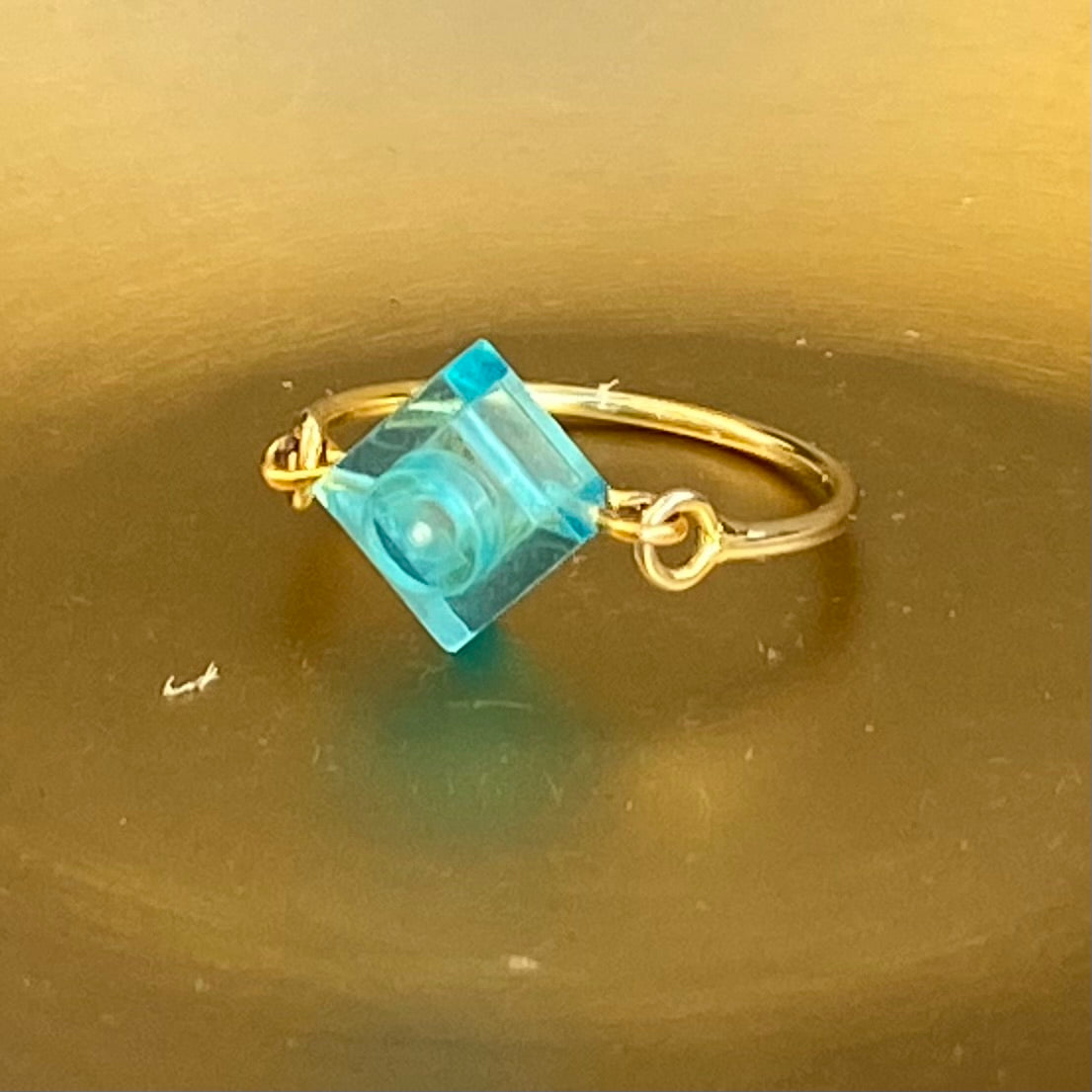 Bague dorée fine - Les Joueuses