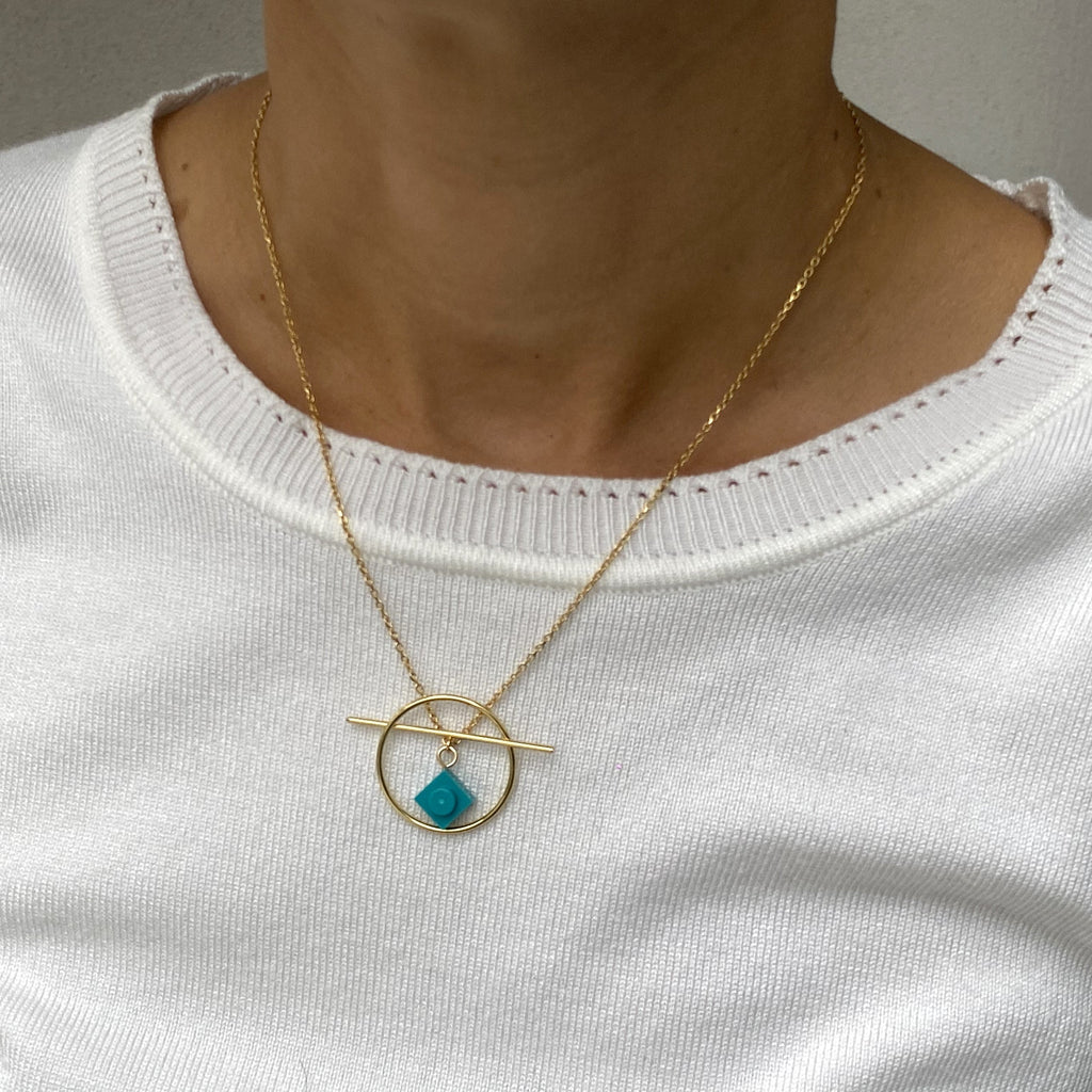 Geometric necklace with a Lego brick - Les Astucieuses
