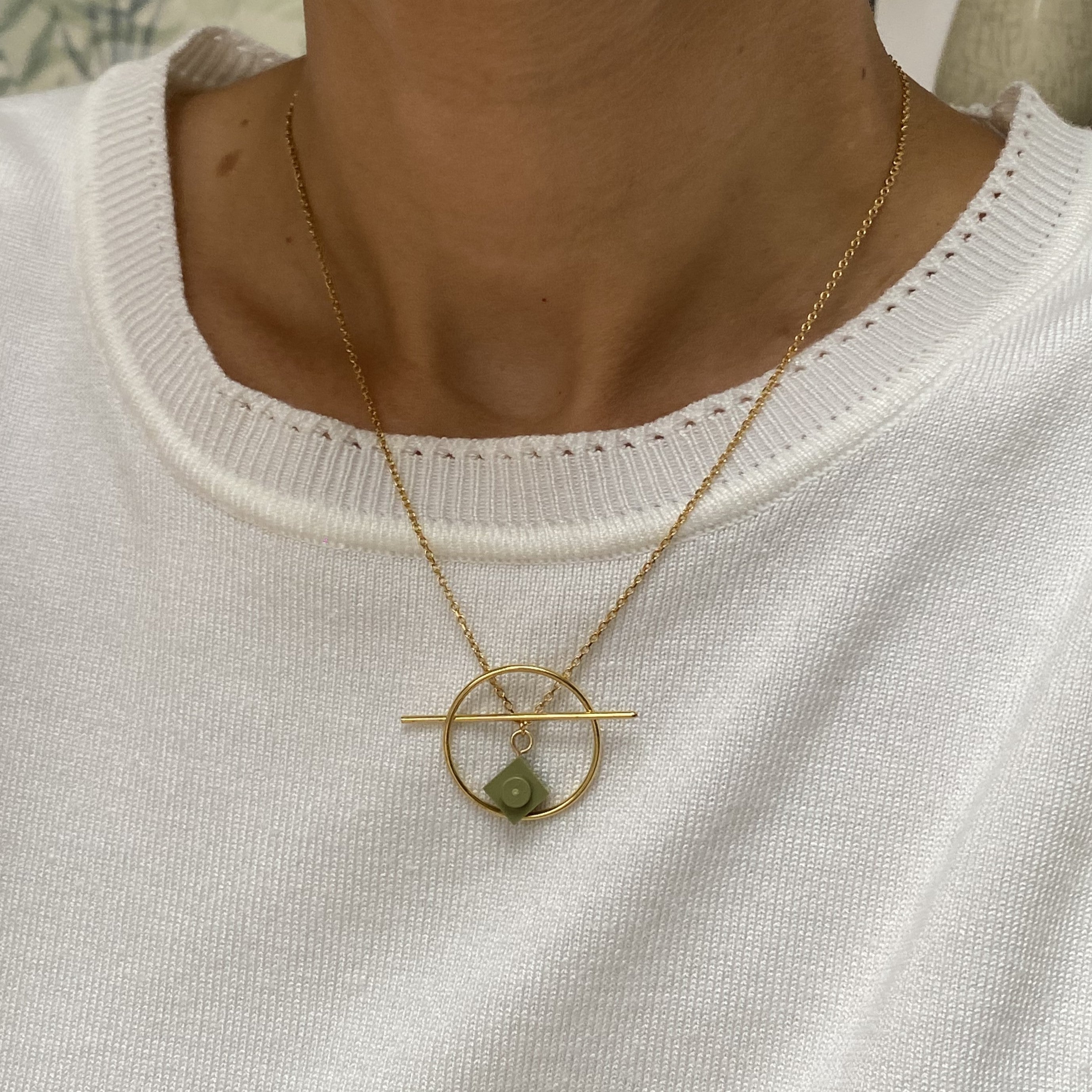 Geometric necklace with a Lego brick - Les Astucieuses