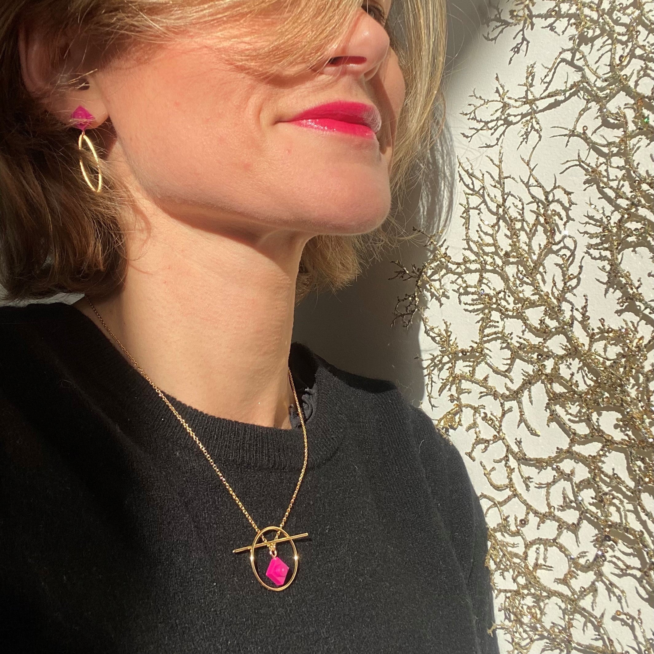 Geometric necklace with a Lego brick - Les Astucieuses