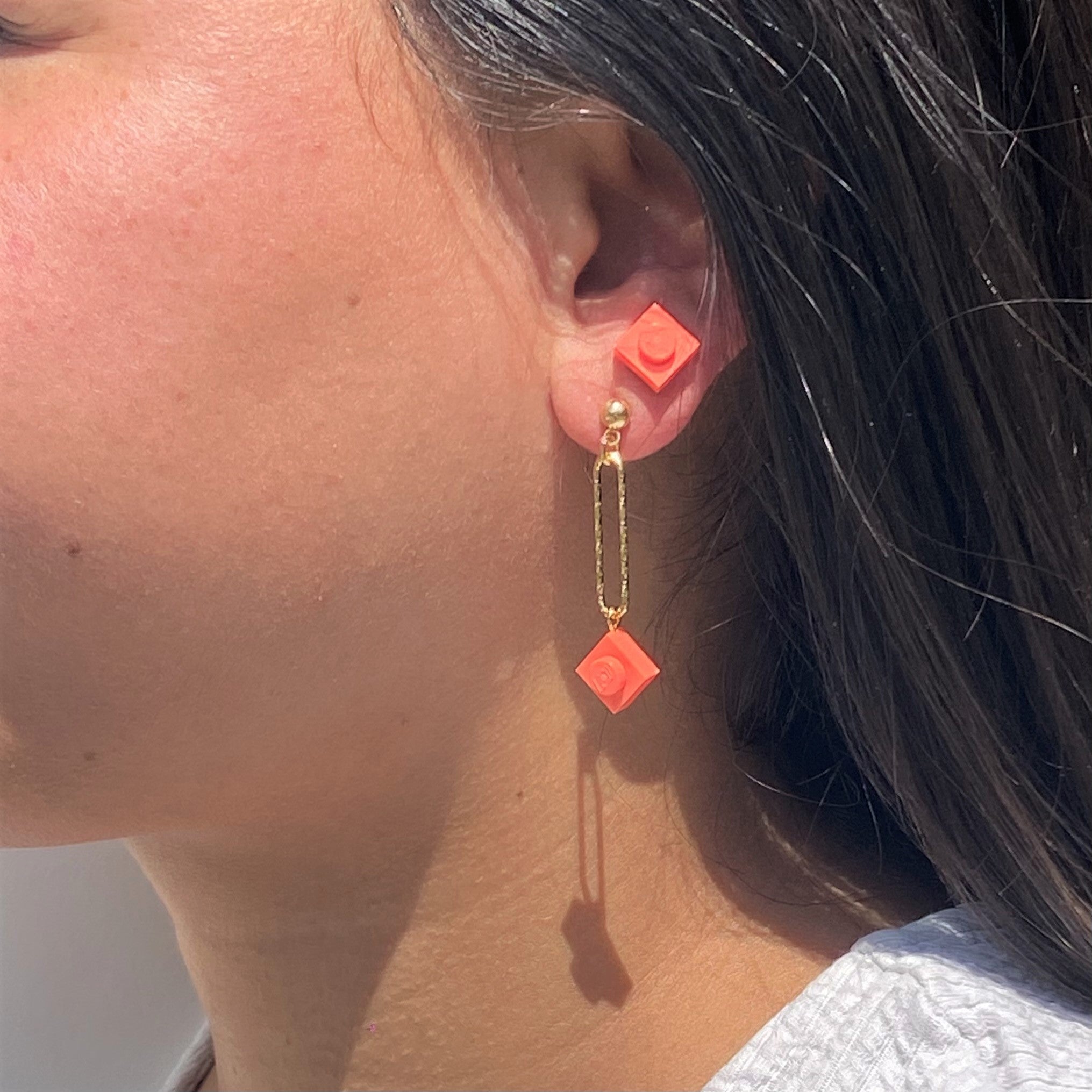 Hammered effect gold earrings - Les Danseuses