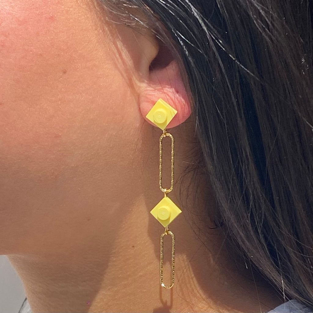Long earrings with a Lego brick - Les Voltigeuses