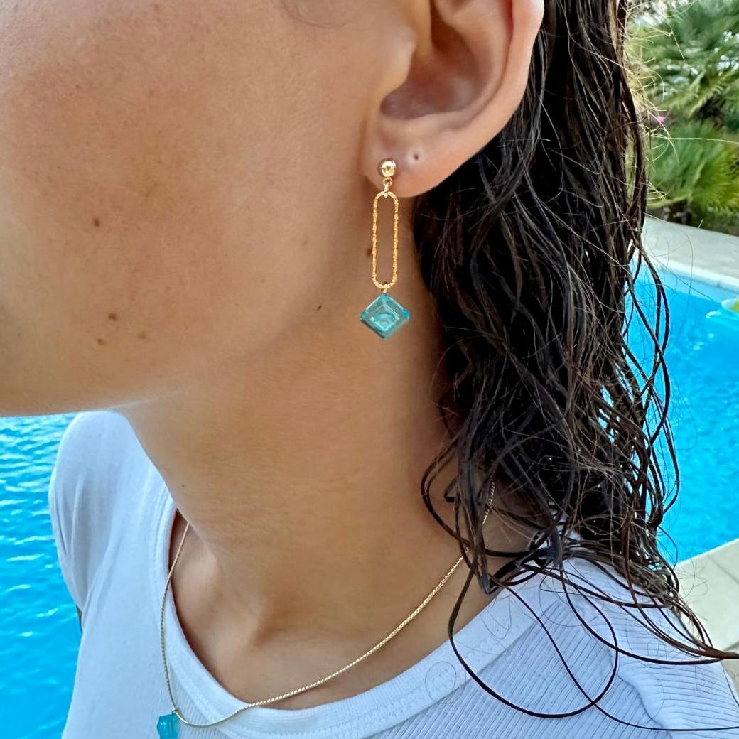 Hammered effect gold earrings - Les Danseuses