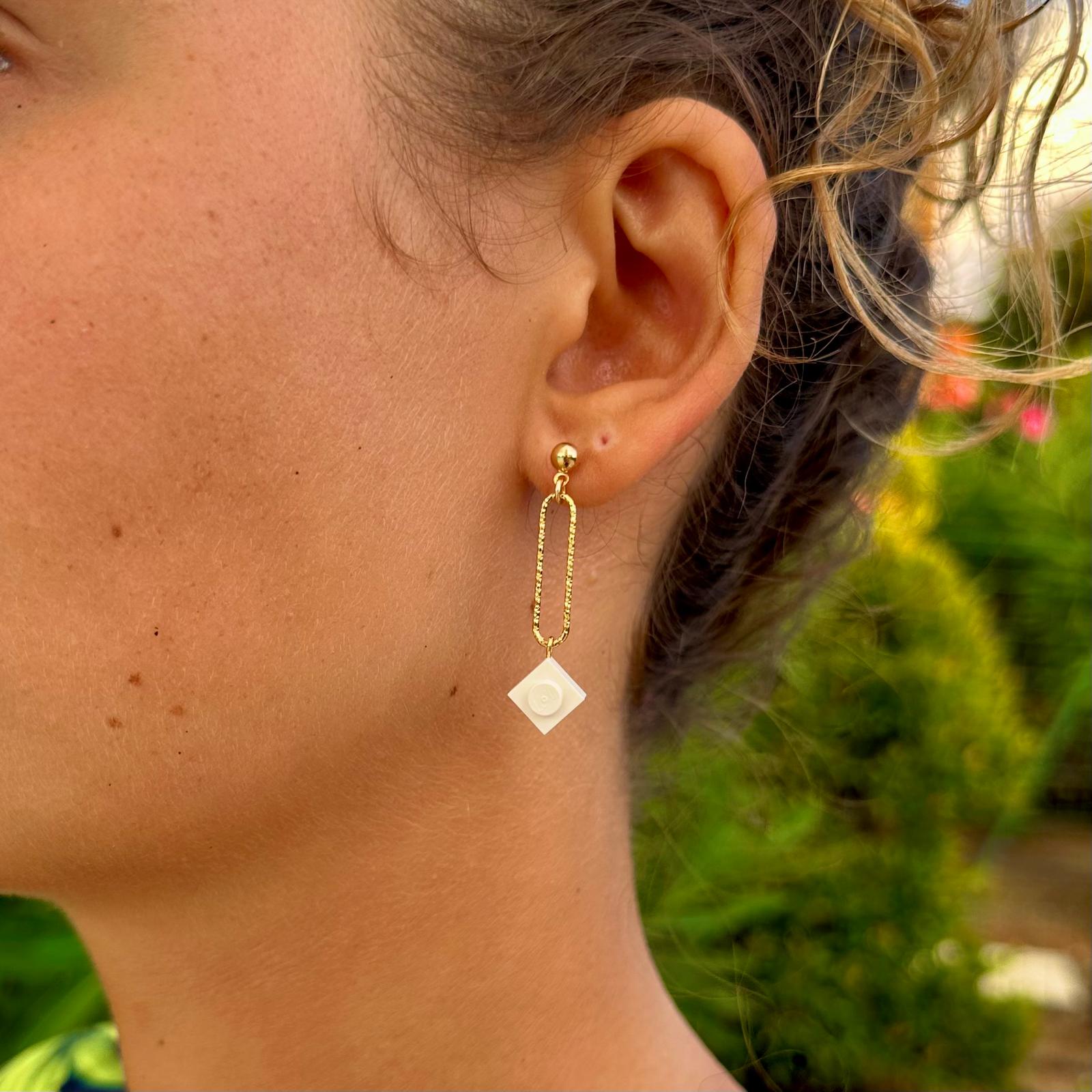 Hammered effect gold earrings - Les Danseuses