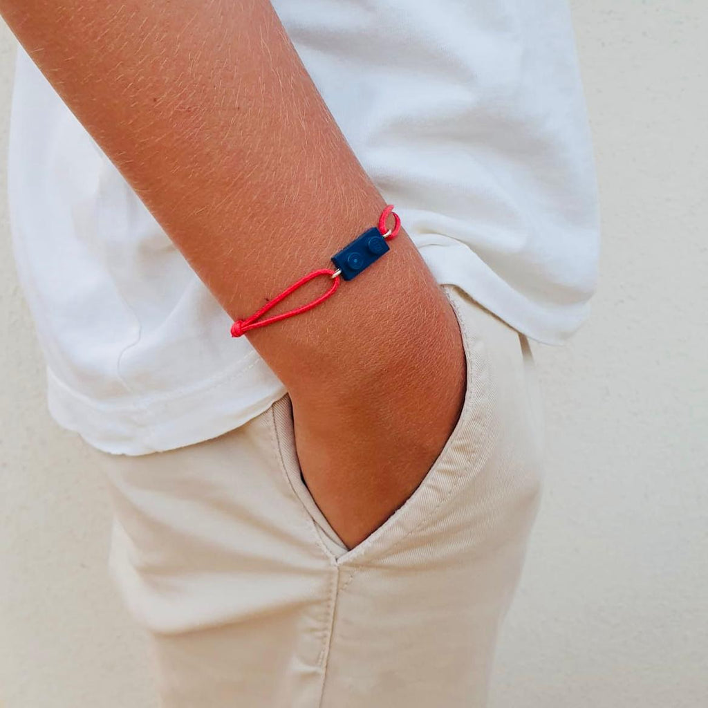 Bracelet avec une brique Lego et cordon coton ajustable