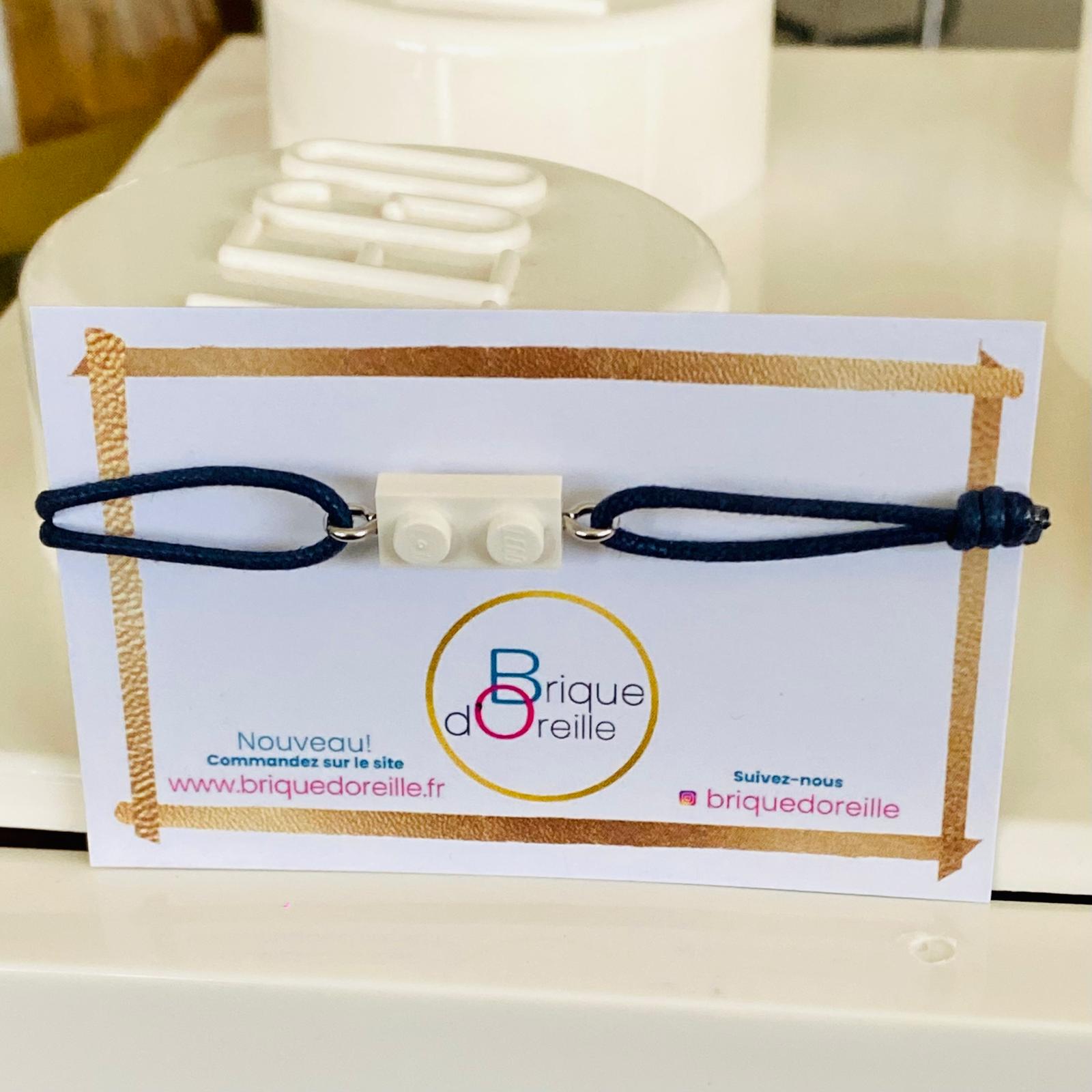 Bracelet d'amitié avec une brique Lego et cordon coton ajustable