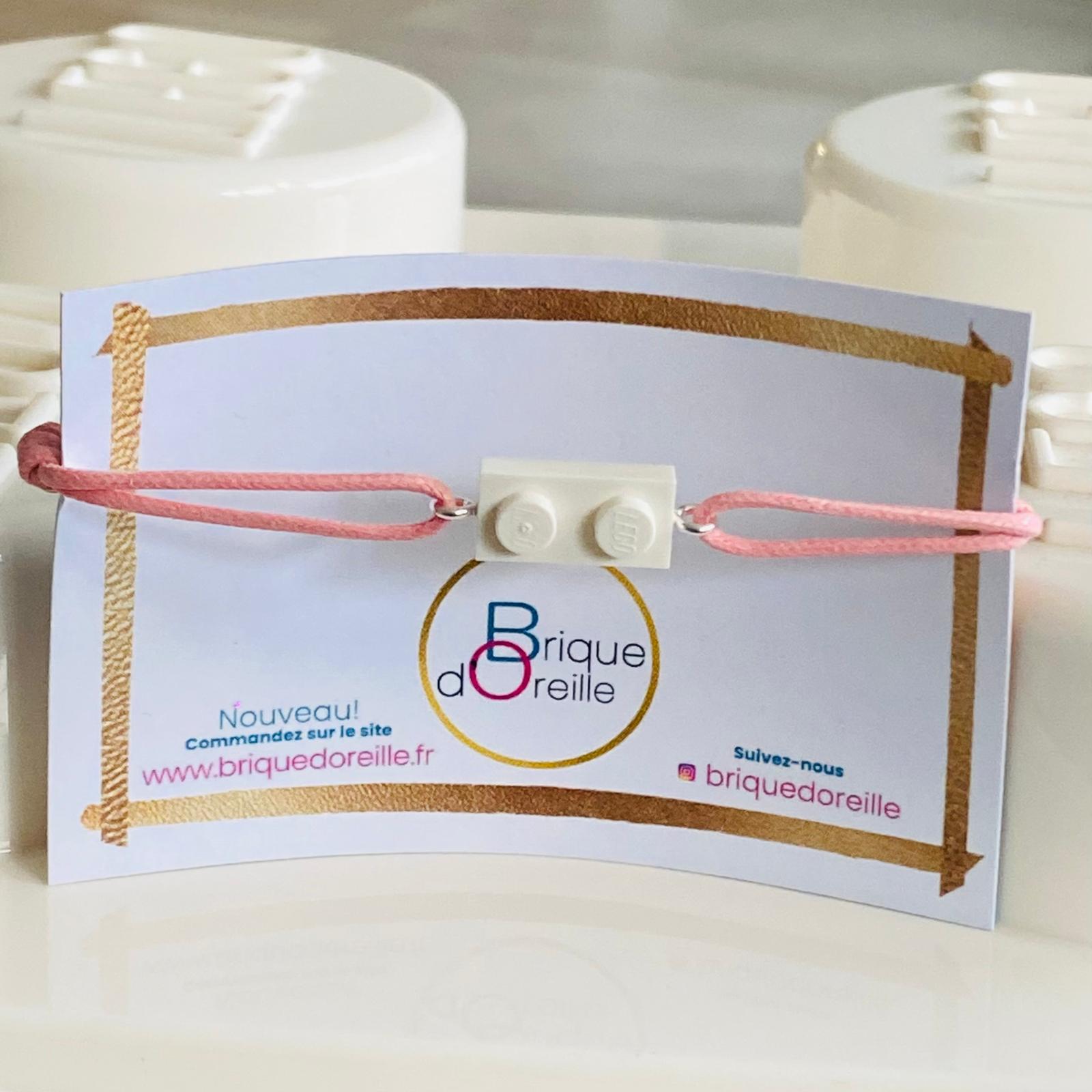 Bracelet d'amitié avec une brique Lego et cordon coton ajustable