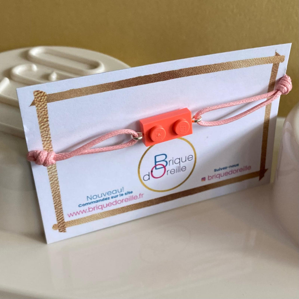 Bracelet avec une brique Lego et cordon coton ajustable