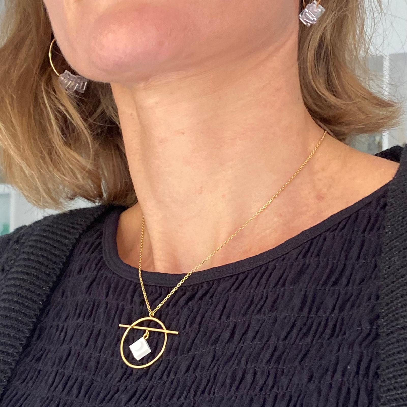 Geometric necklace with a Lego brick - Les Astucieuses