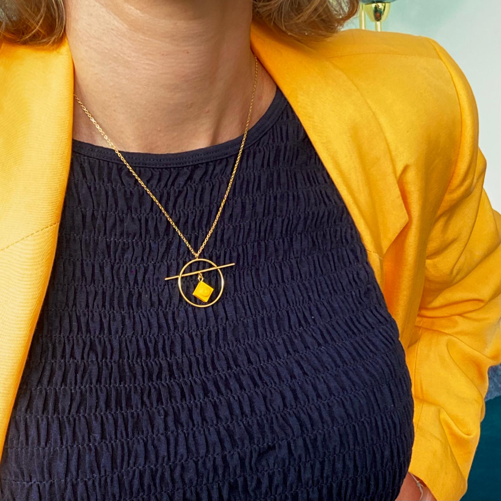 Geometric necklace with a Lego brick - Les Astucieuses