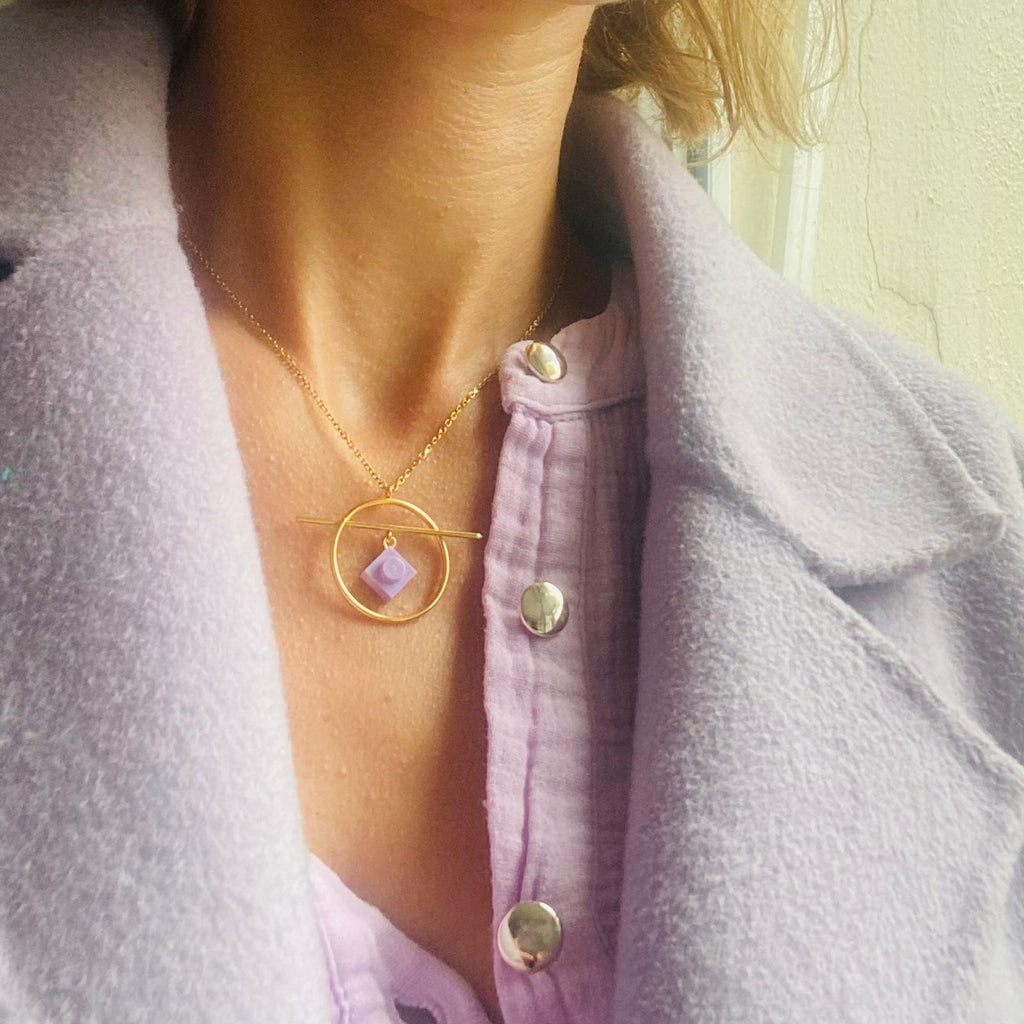 Geometric necklace with a Lego brick - Les Astucieuses