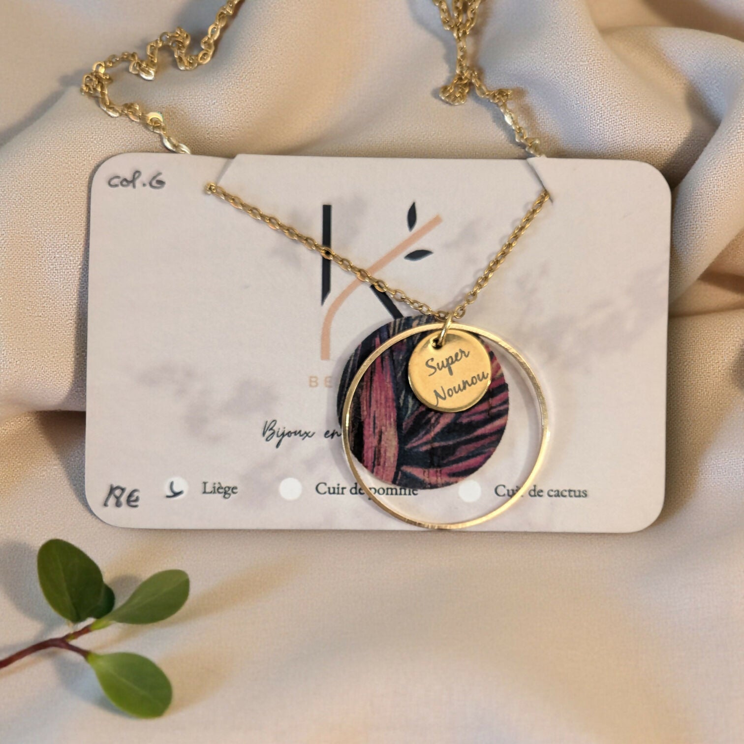 collier gravé 18E
