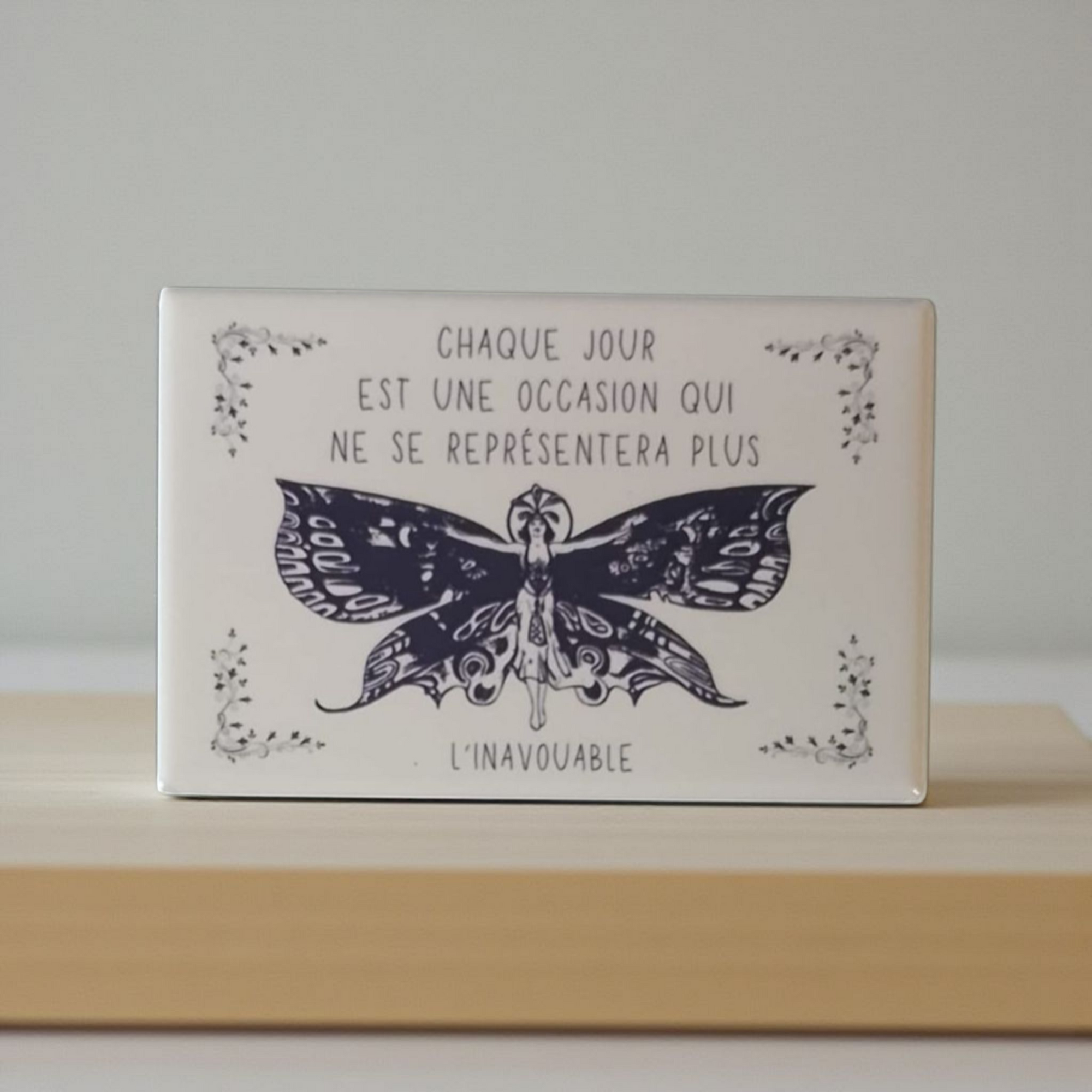 MAGNET "ICI, IL Y A DE LA VIE" Coeurs rouges