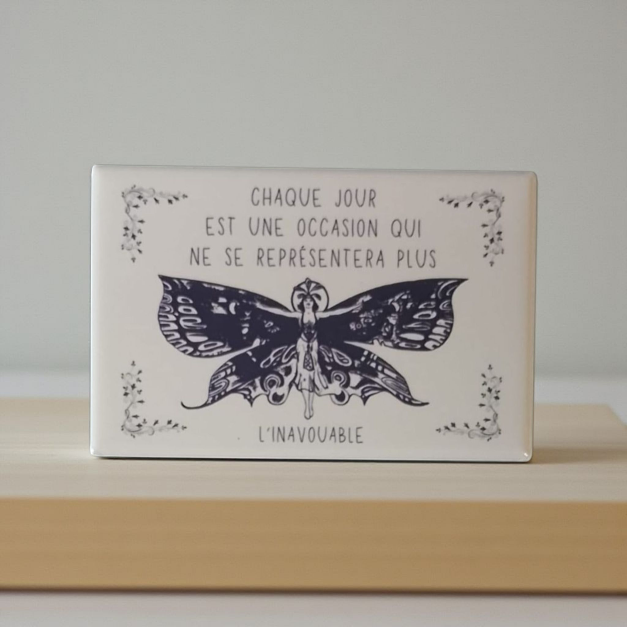 MAGNET "HERE, THERE IS LIFE" Red hearts
