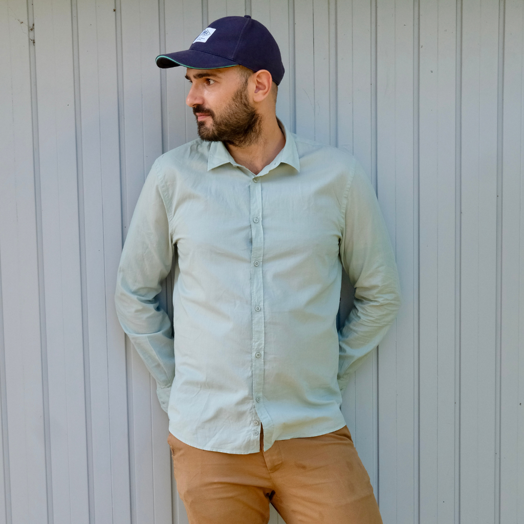 La chemise légère mixte en coton bio
