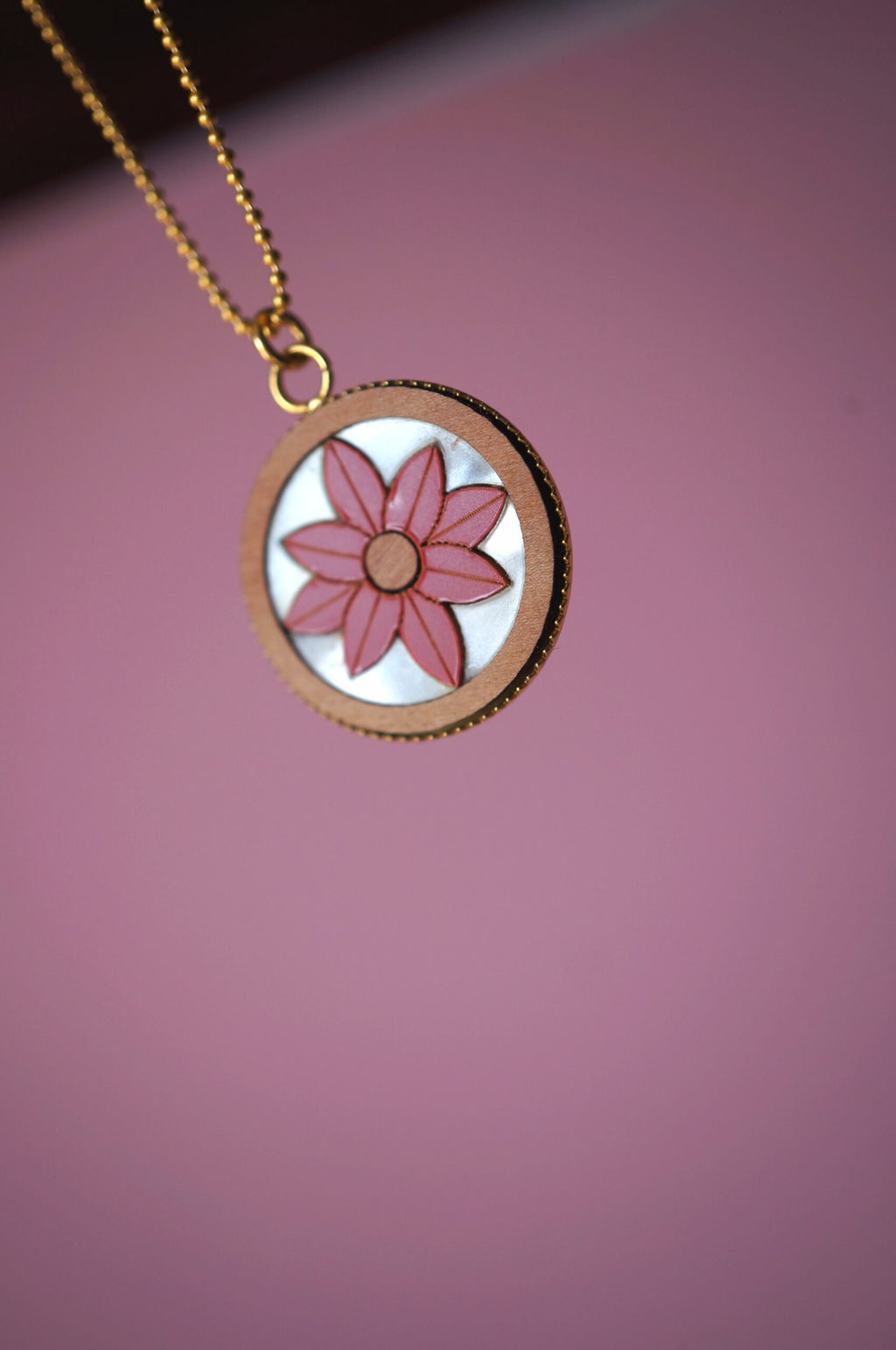 Collier fleur rouge et nacre - Jill