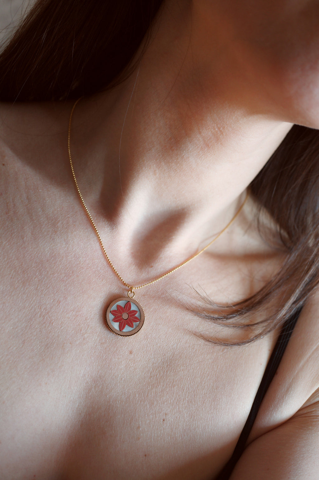 Collier fleur rouge et nacre - Jill