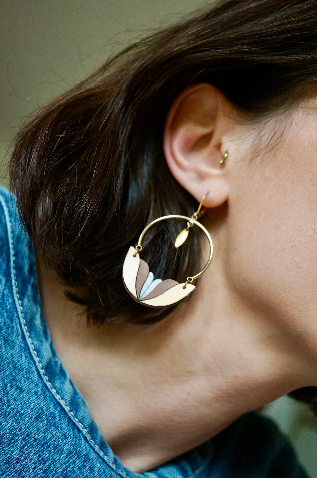 Boucles d'oreilles "Mila" en plexiglas or