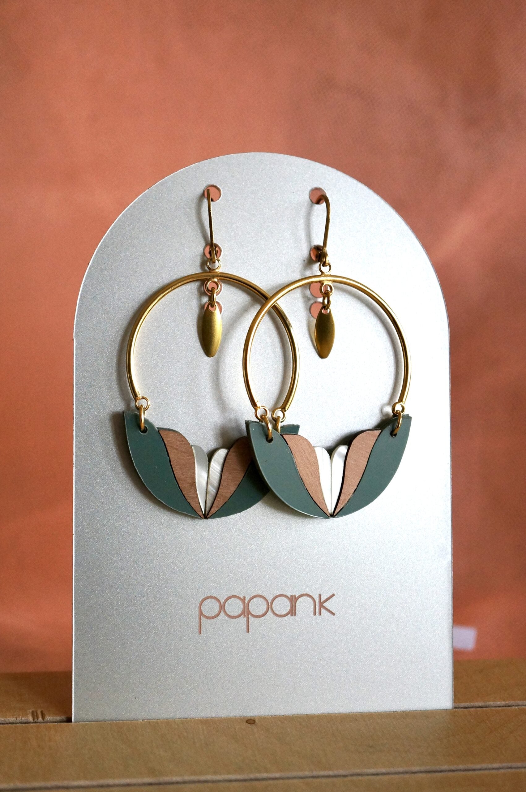 Boucles d'oreilles "Mila" en plexiglas vert
