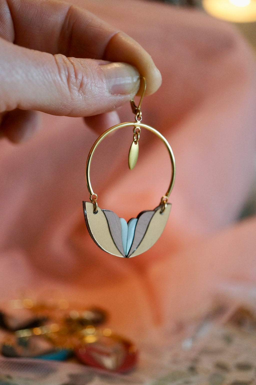 Boucles d'oreilles "Mila" en plexiglas or