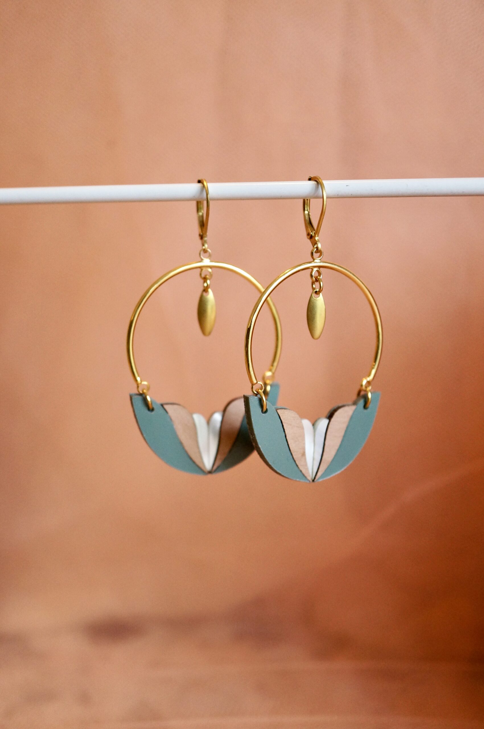 Boucles d'oreilles "Mila" en plexiglas vert