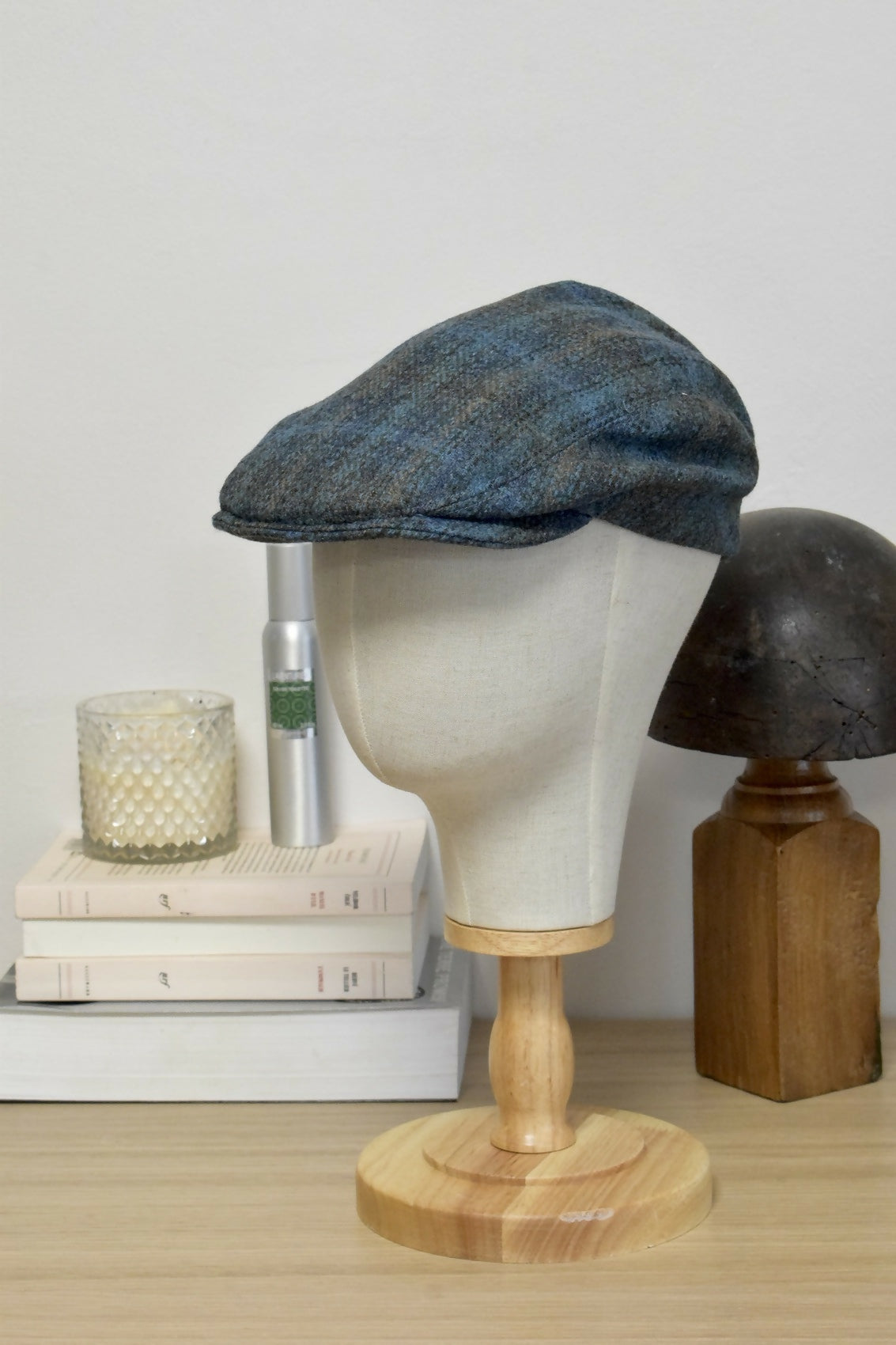 casquette-plate-laine-bleu-homme-chic-ethique-artisanale-fait-main-tendance-upcycling-3