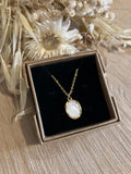 Oval natural mother-of-pearl necklace