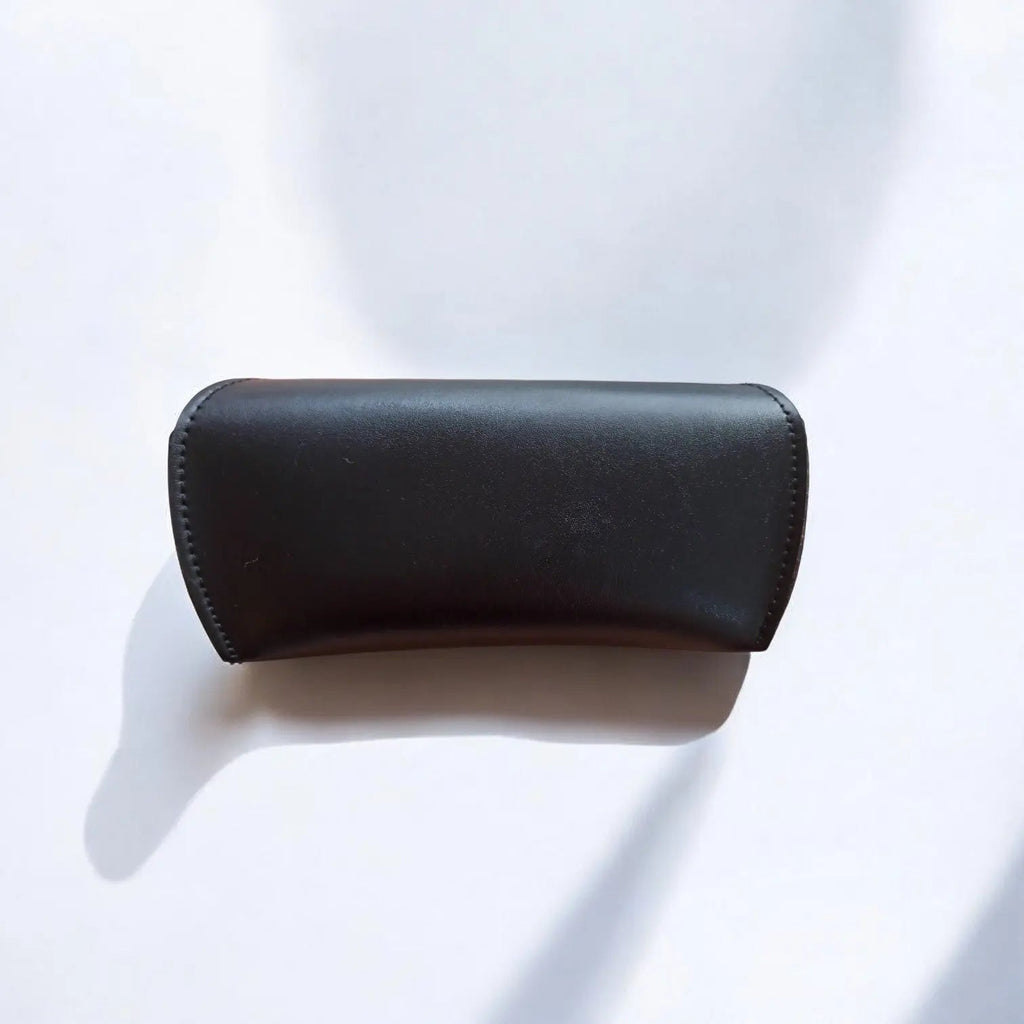 Etui à lunettes rigide en cuir de bambou noir  Karmyliege