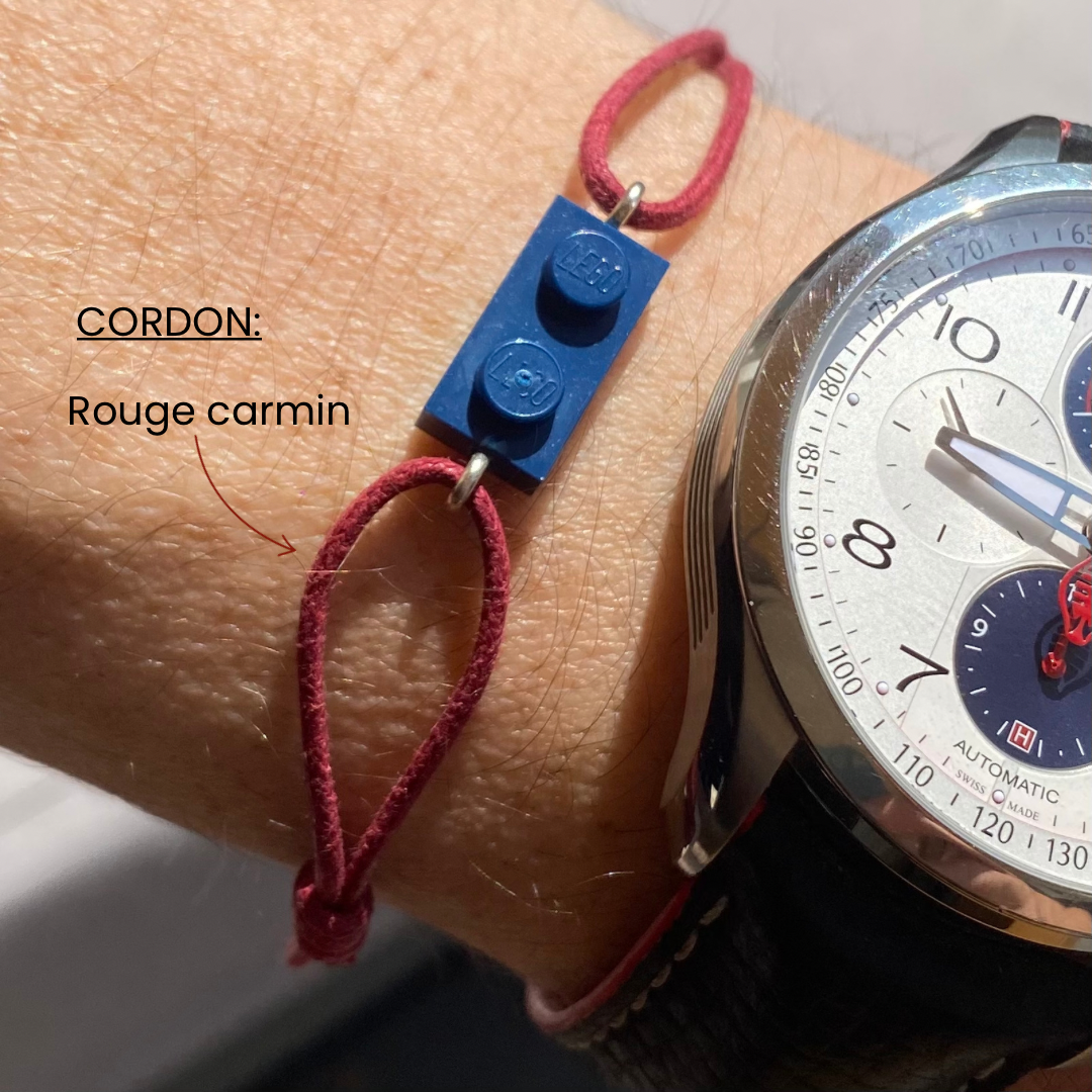 Bracelet d'amitié avec une brique Lego et cordon coton ajustable